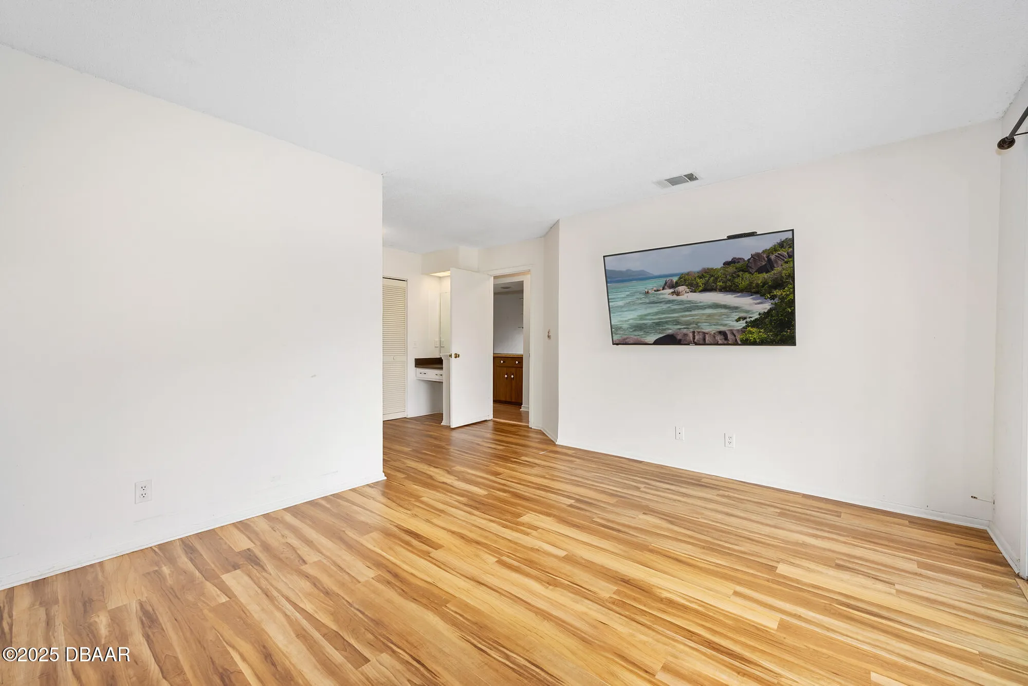 Property Slideshow image 14 of 40 | 517 brown pelican dr, Daytona Beach, FL, 32119