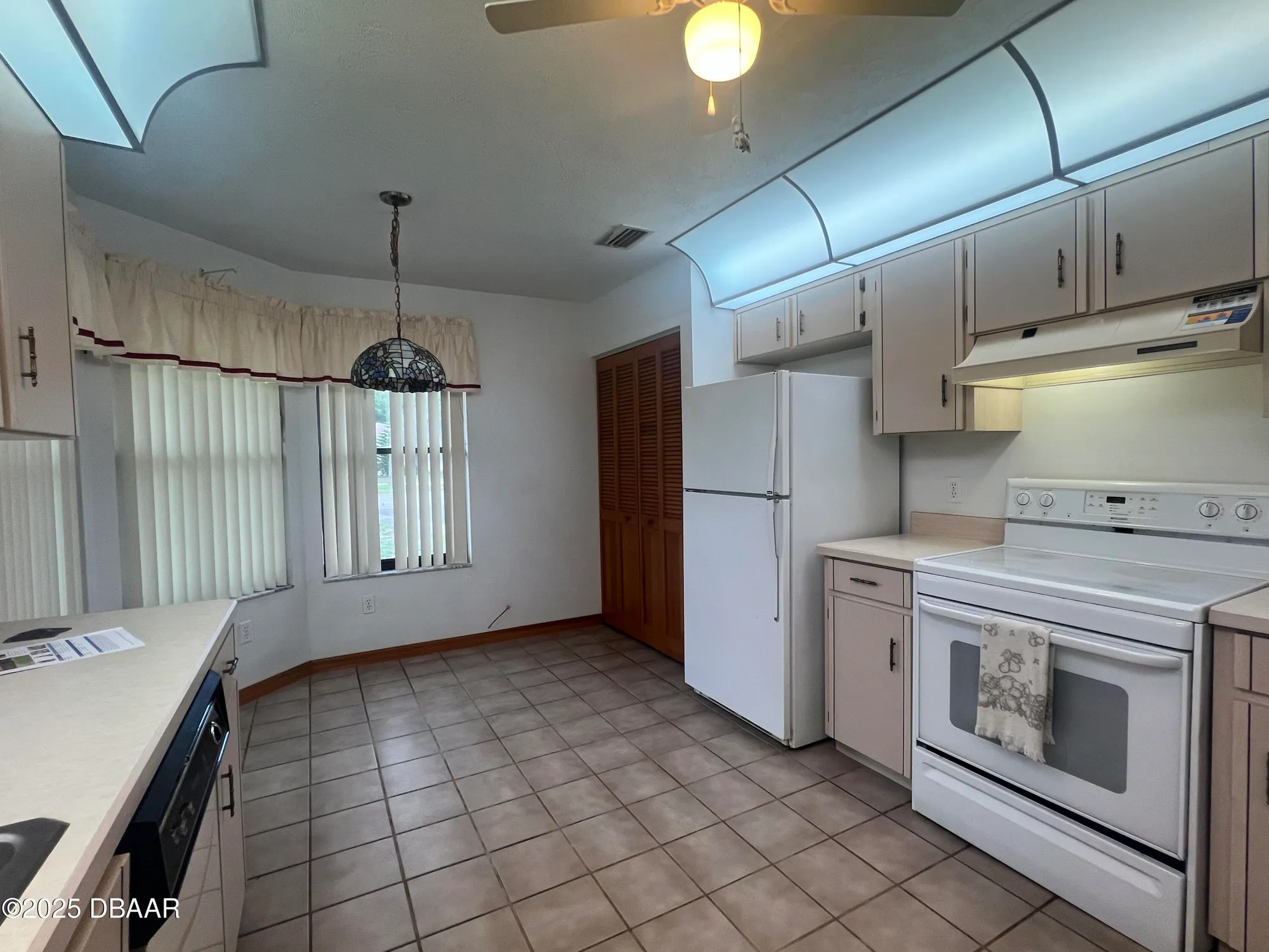 Property Slideshow image 7 of 37 | 112 underbrush trl, Port Orange, FL, 32128