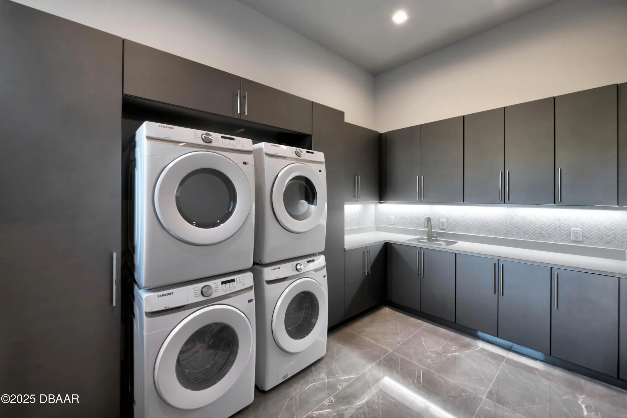 Property Slideshow image 12 of 62 | 420 wingspan dr, Ormond Beach, FL, 32174