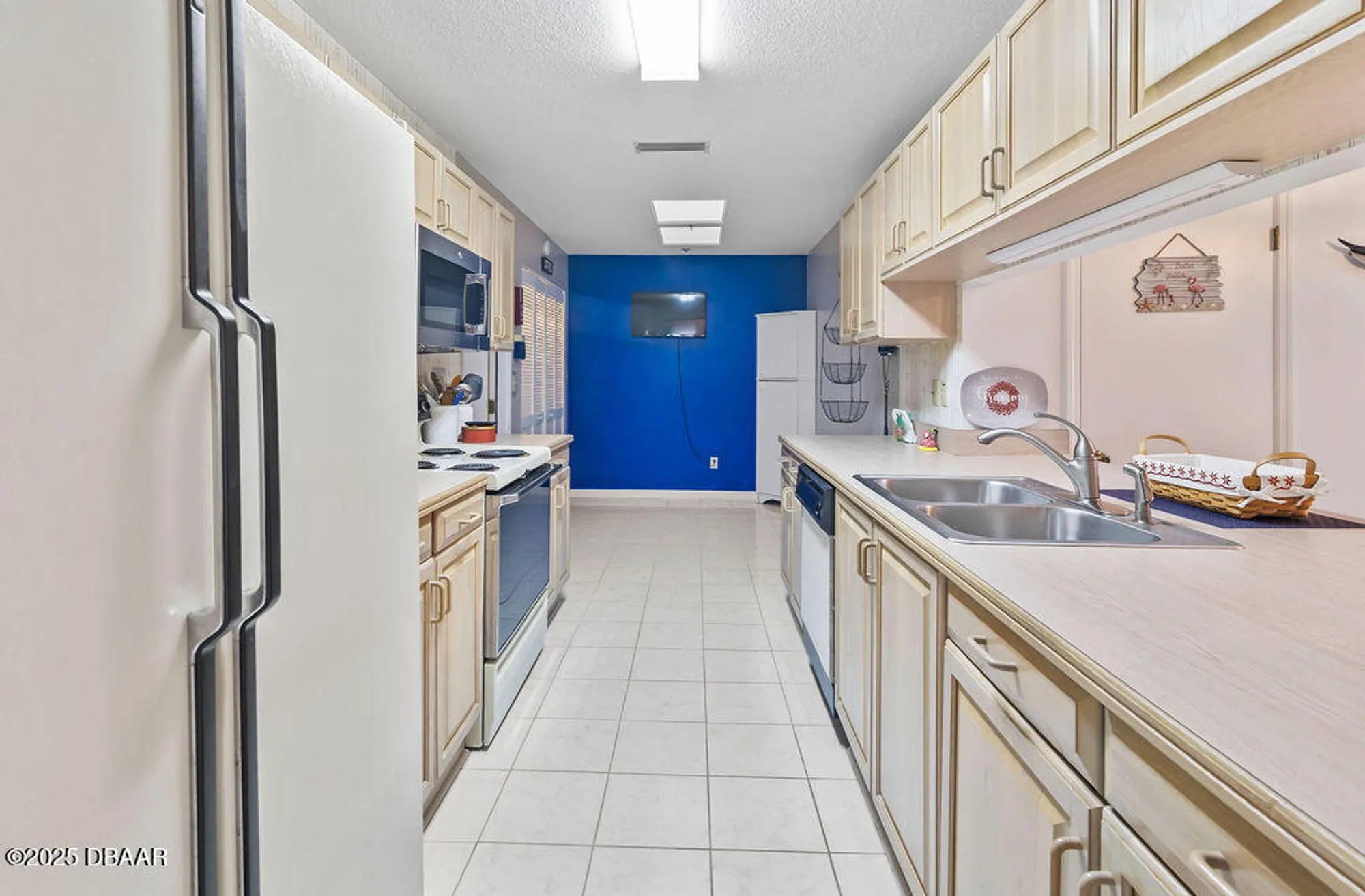 Property Slideshow image 5 of 31 | 156 kingbird cir 2120, Daytona Beach, FL, 32119