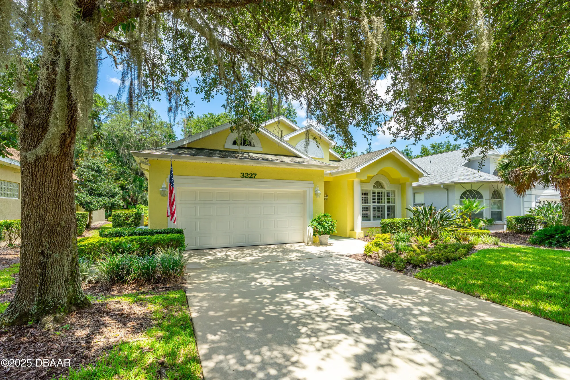 Property Slideshow image 4 of 40 | 3227 galty cir, Ormond Beach, FL, 32174