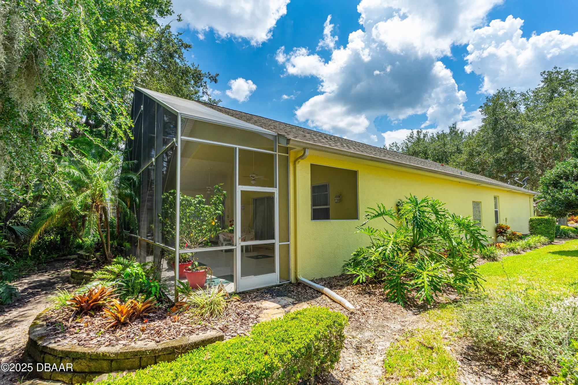 Property Slideshow image 5 of 40 | 3227 galty cir, Ormond Beach, FL, 32174