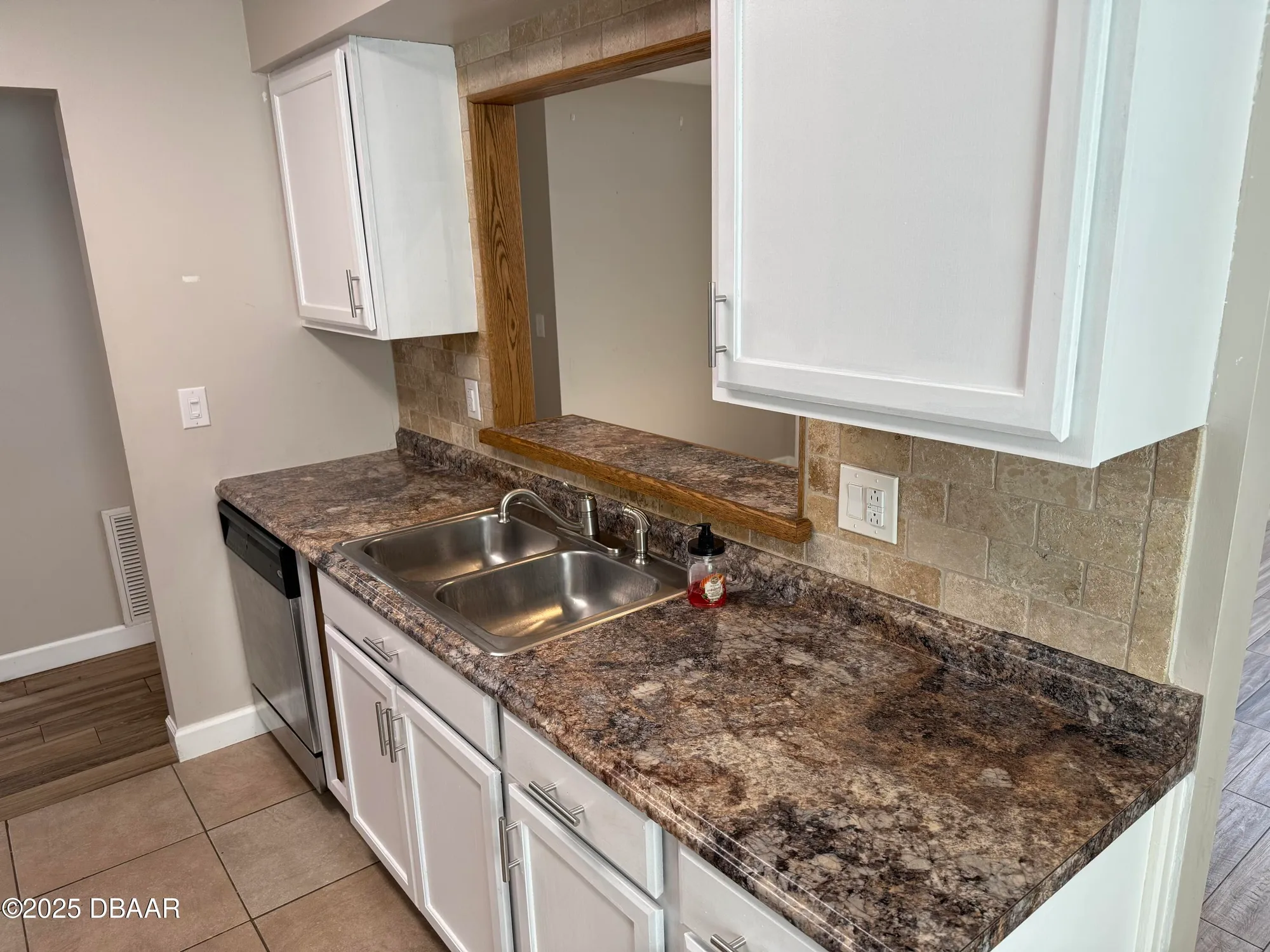 Property Slideshow image 3 of 17 | 240 bob white ct 2400, Daytona Beach, FL, 32119