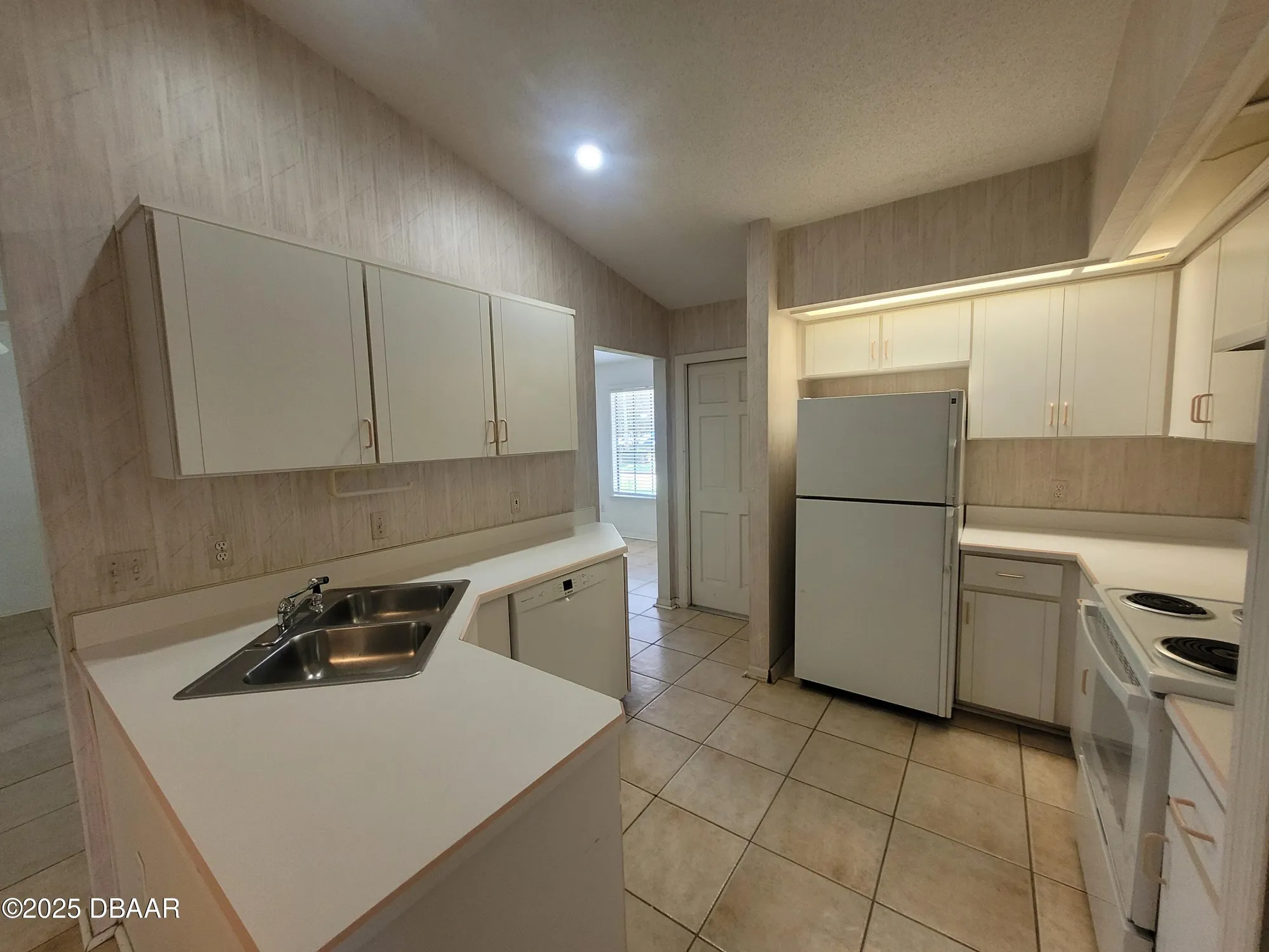 Property Slideshow image 17 of 44 | 108 marsh wren ct, Daytona Beach, FL, 32119