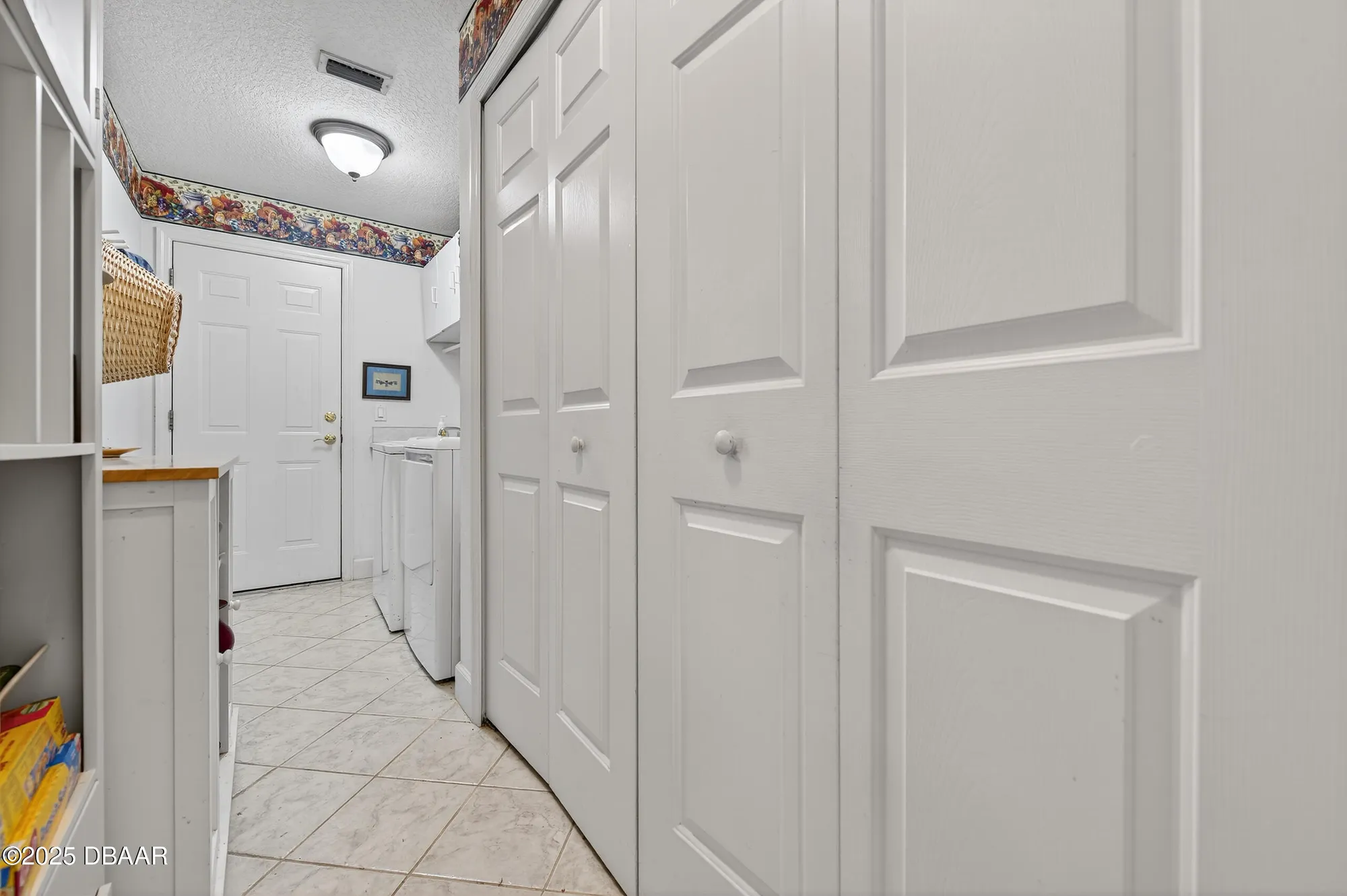 Property Slideshow image 16 of 21 | 8 fox cliff way, Ormond Beach, FL, 32174