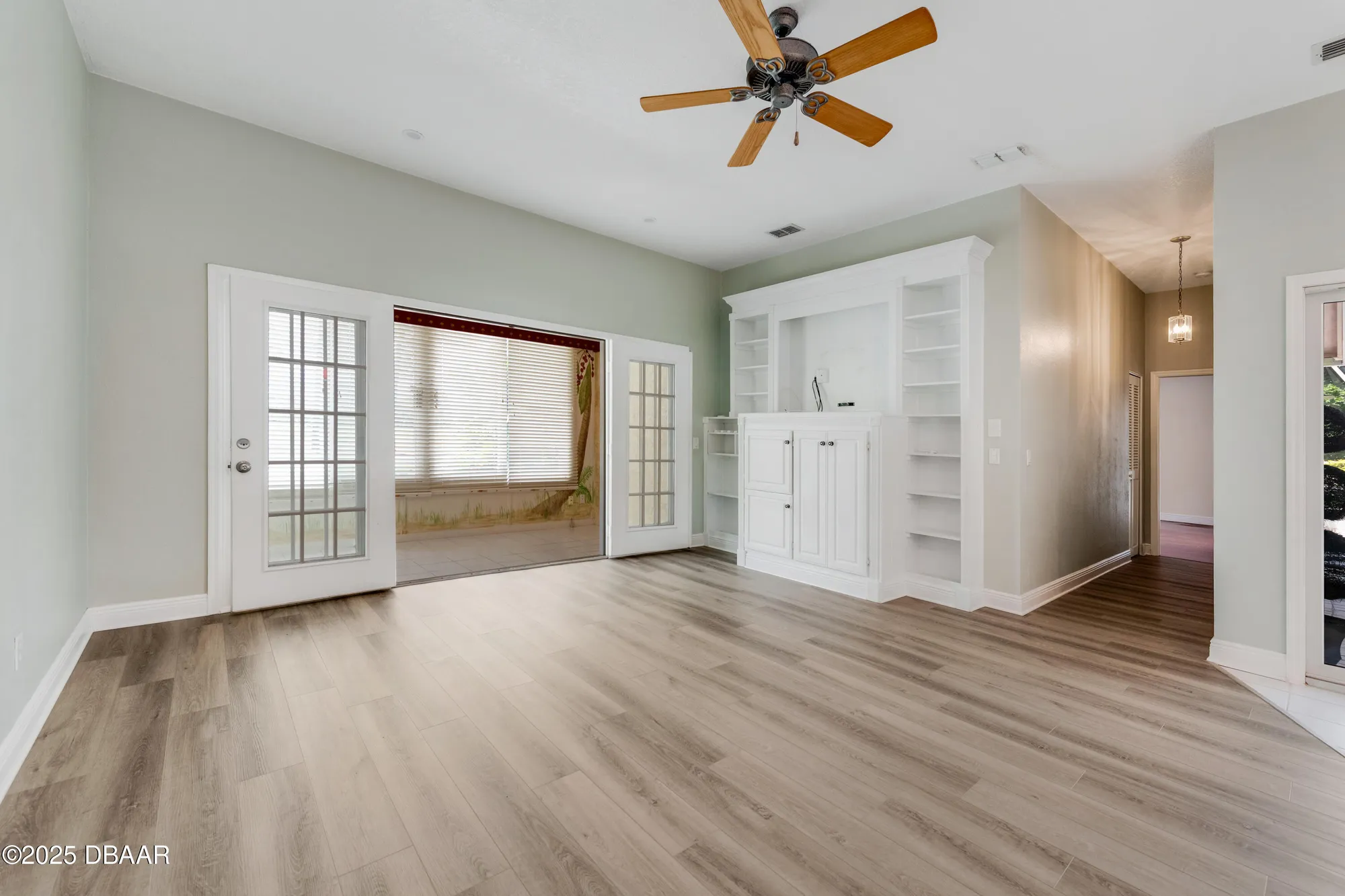 Property Slideshow image 9 of 70 | 402 long cove rd, Ormond Beach, FL, 32174