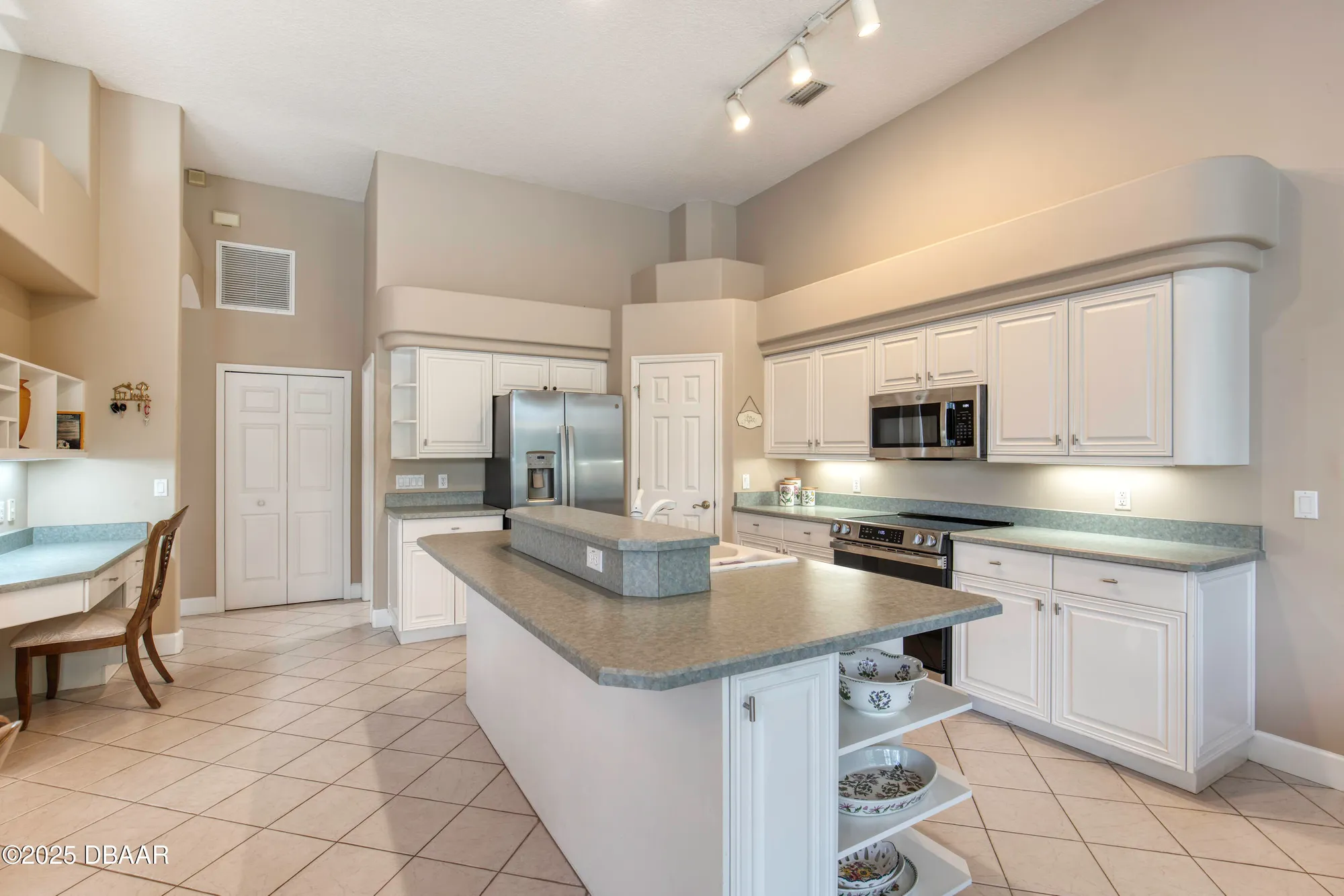 Property Slideshow image 17 of 79 | 61 coquina ridge way, Ormond Beach, FL, 32174