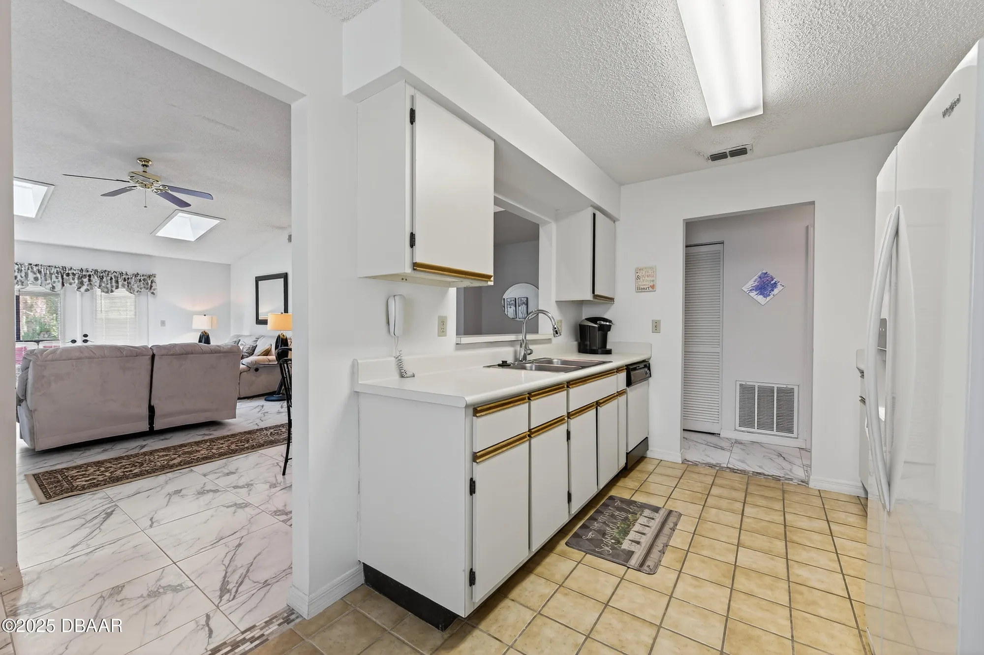 Property Slideshow image 12 of 28 | 320 bob white ct 3200, Daytona Beach, FL, 32119