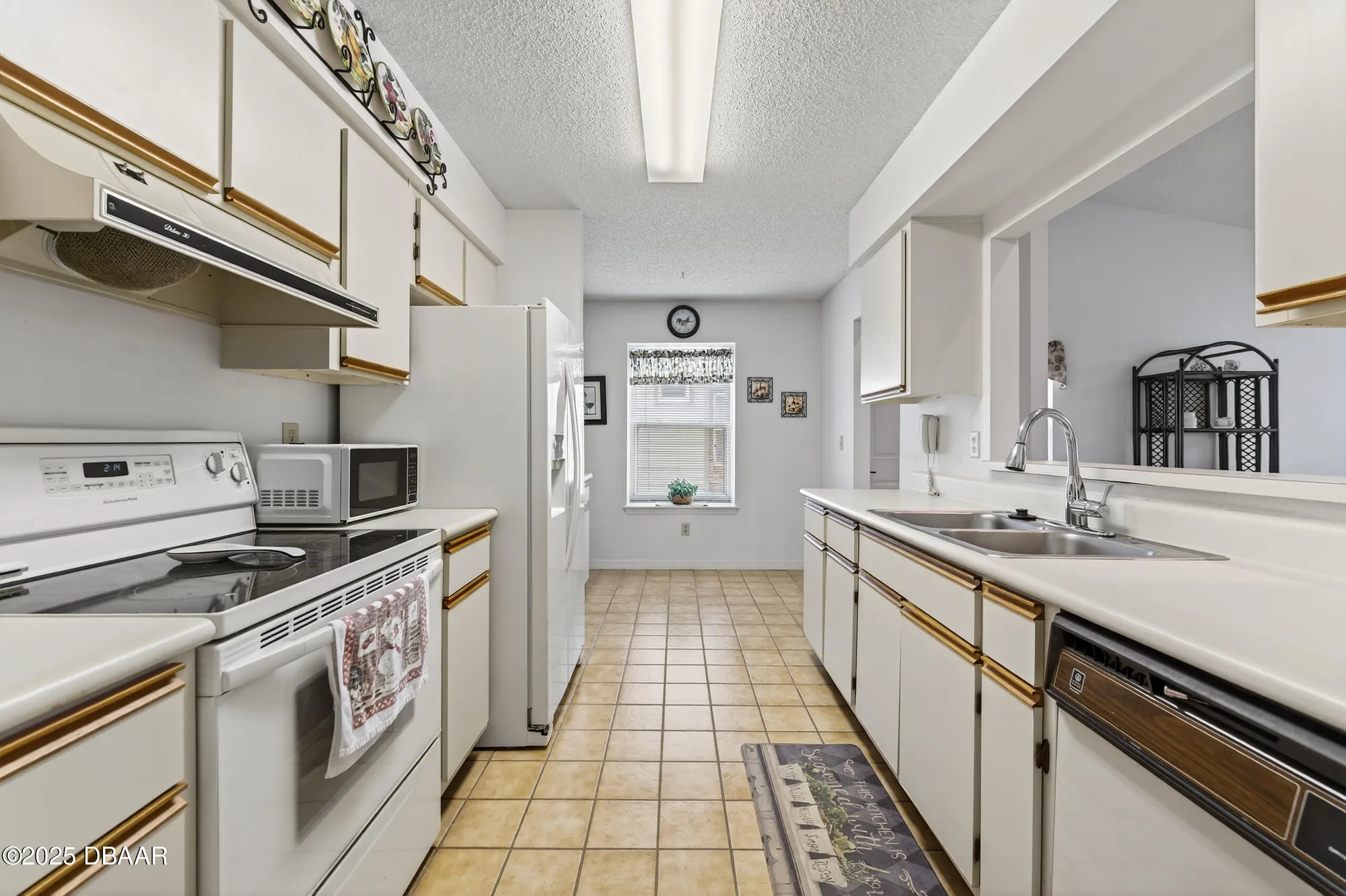 Property Slideshow image 10 of 28 | 320 bob white ct 3200, Daytona Beach, FL, 32119