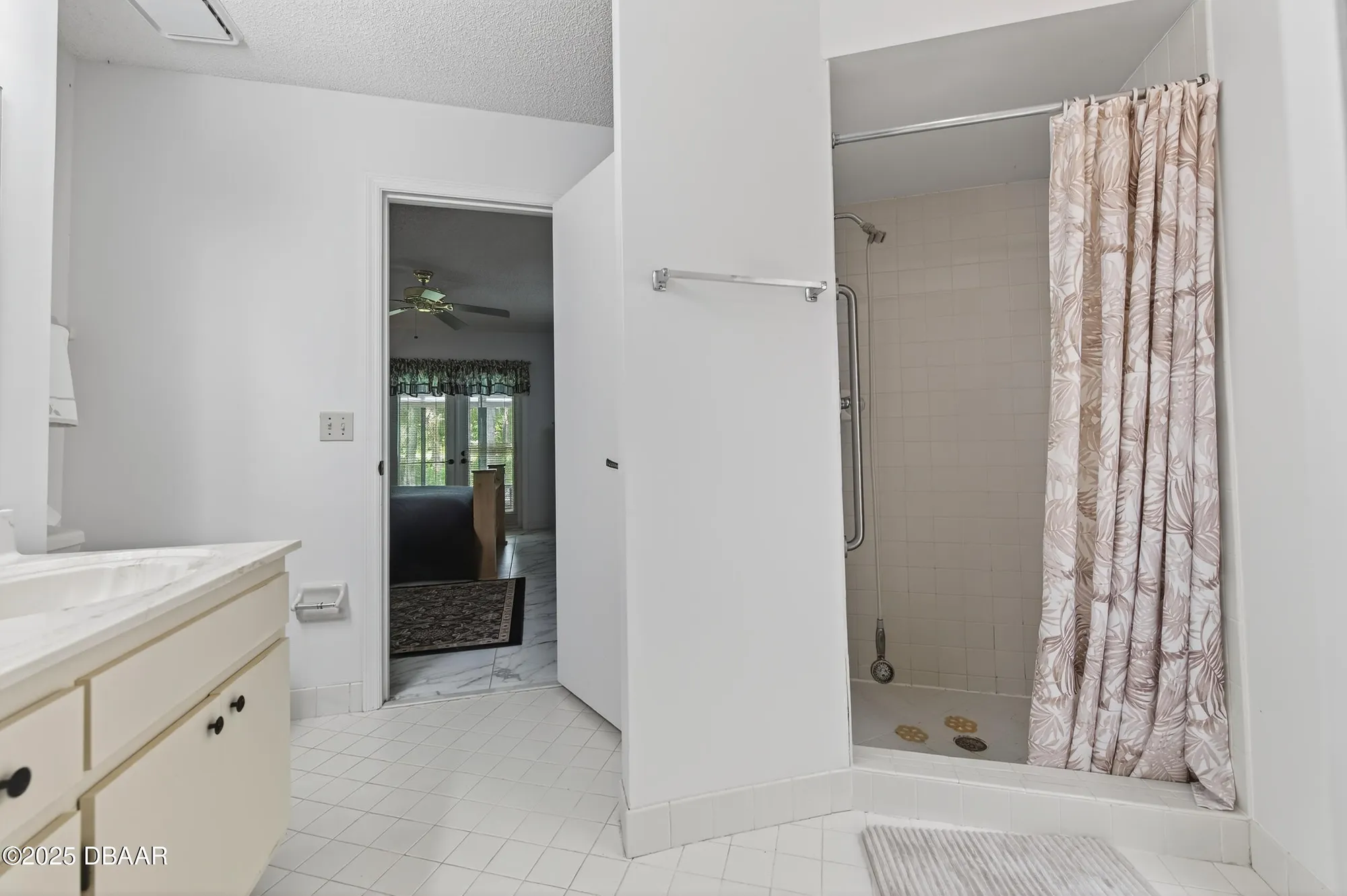 Property Slideshow image 17 of 28 | 320 bob white ct 3200, Daytona Beach, FL, 32119