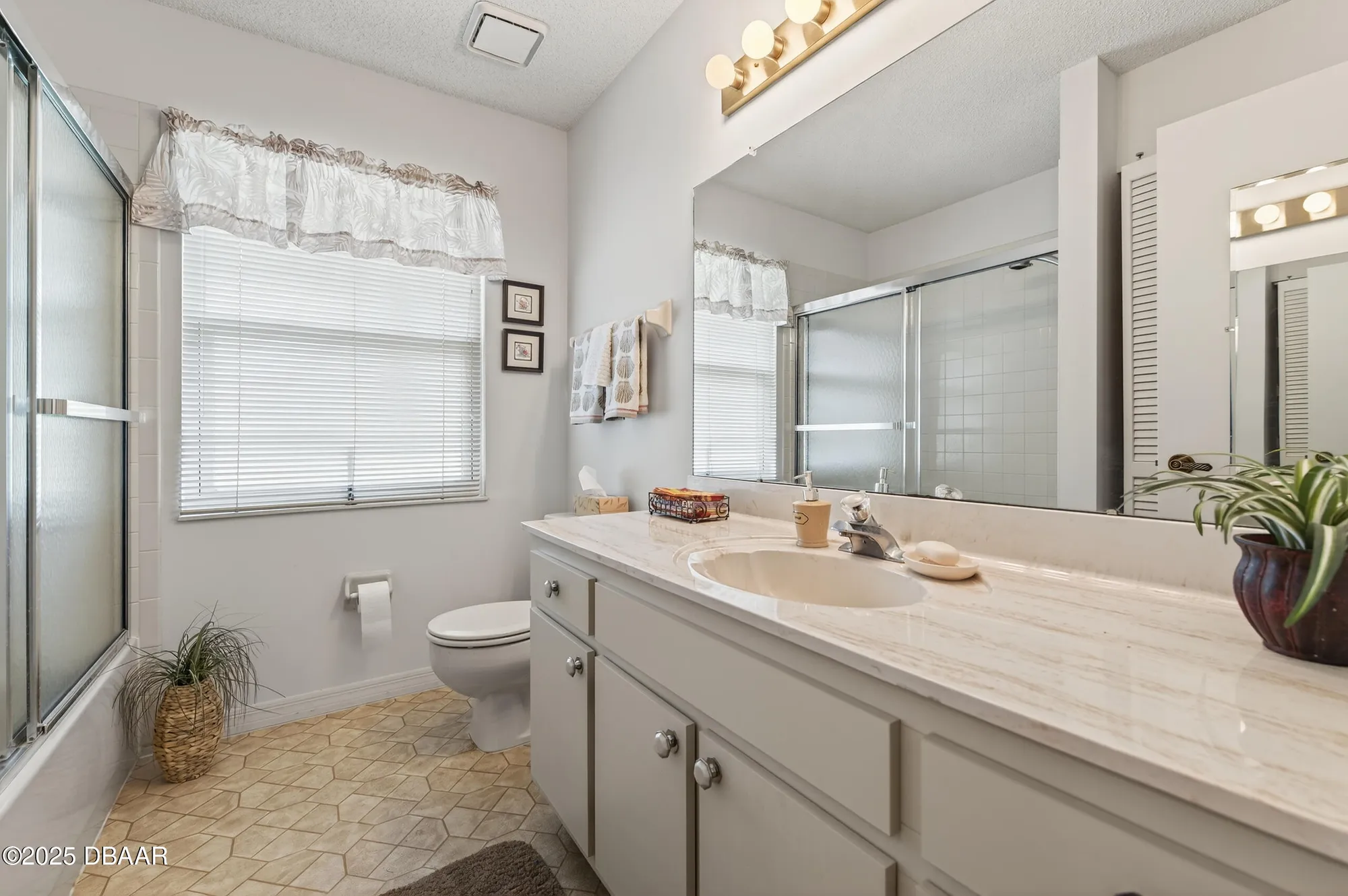 Property Slideshow image 21 of 28 | 320 bob white ct 3200, Daytona Beach, FL, 32119