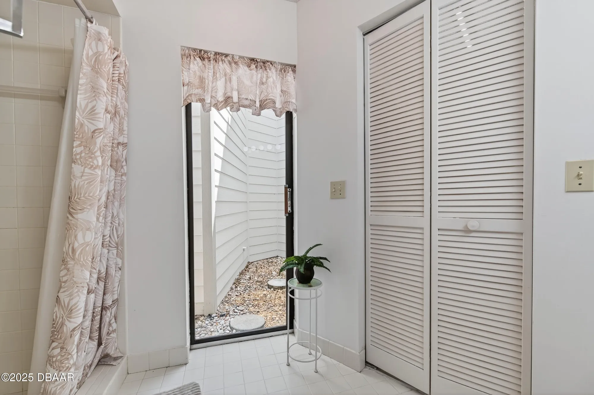 Property Slideshow image 18 of 28 | 320 bob white ct 3200, Daytona Beach, FL, 32119