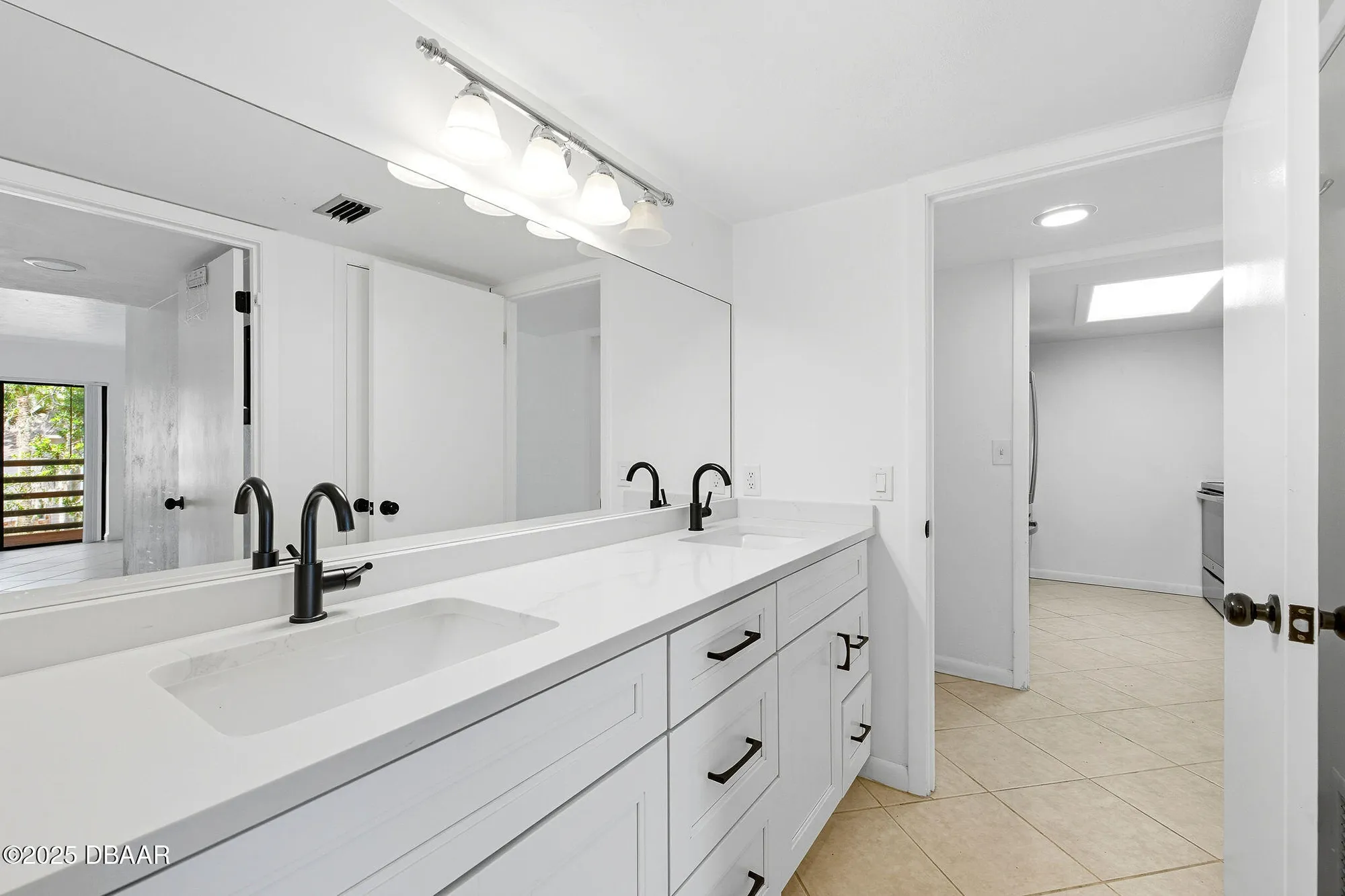 Property Slideshow image 16 of 24 | 102 bob white ct apt 9, Daytona Beach, FL, 32119