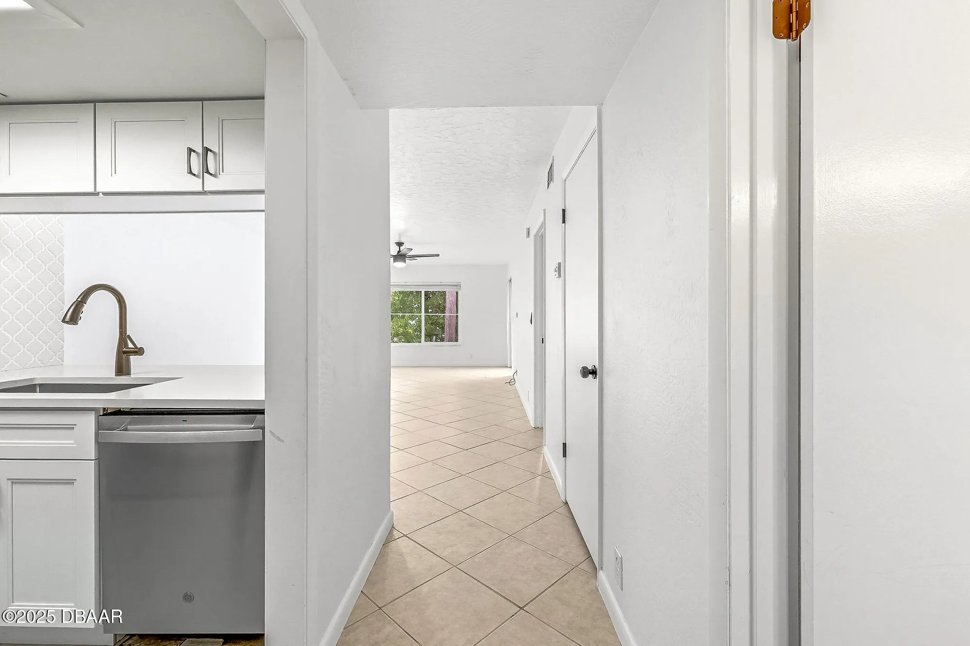 Property Slideshow image 3 of 24 | 102 bob white ct apt 9, Daytona Beach, FL, 32119