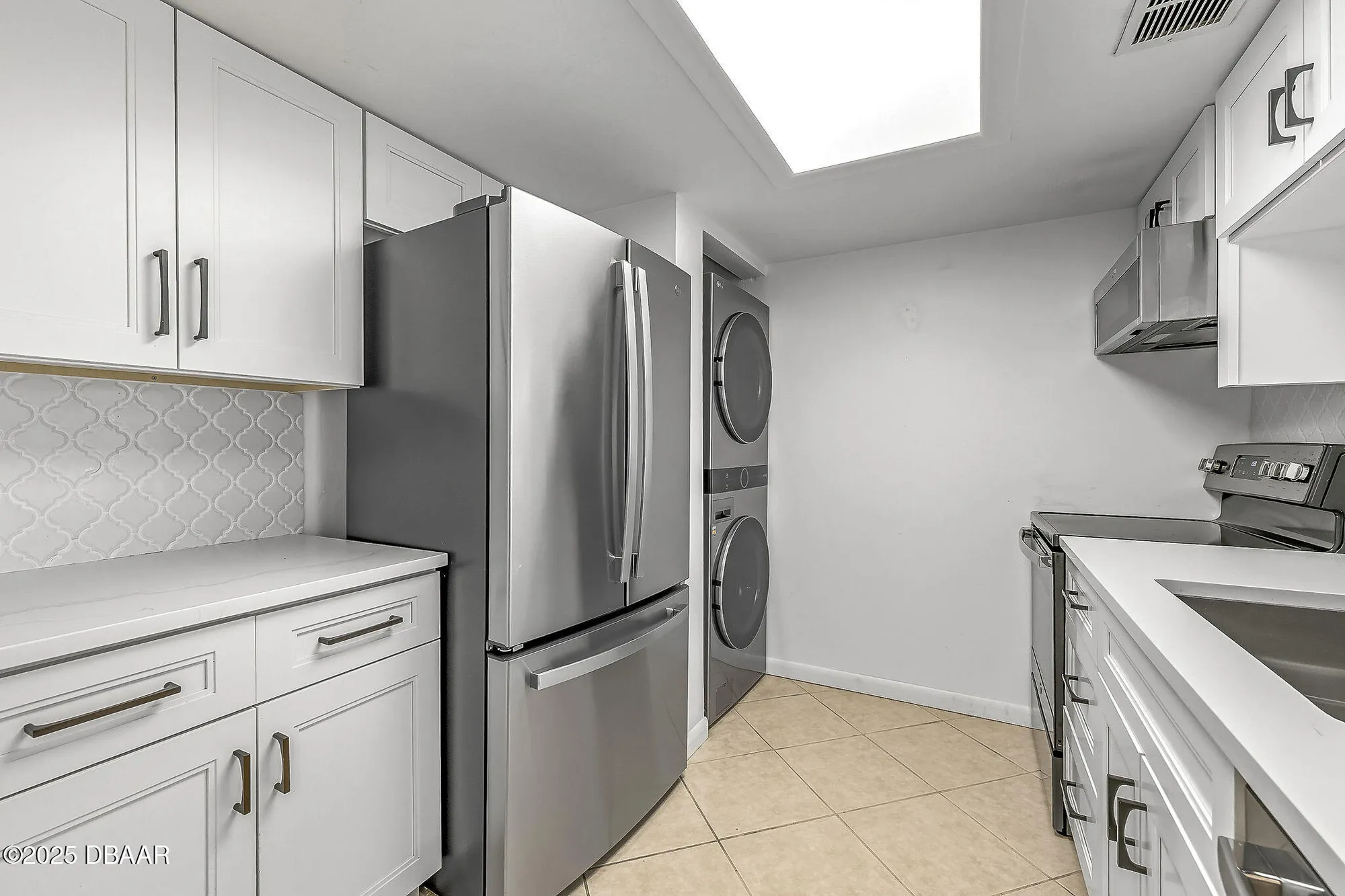 Property Slideshow image 19 of 24 | 102 bob white ct apt 9, Daytona Beach, FL, 32119