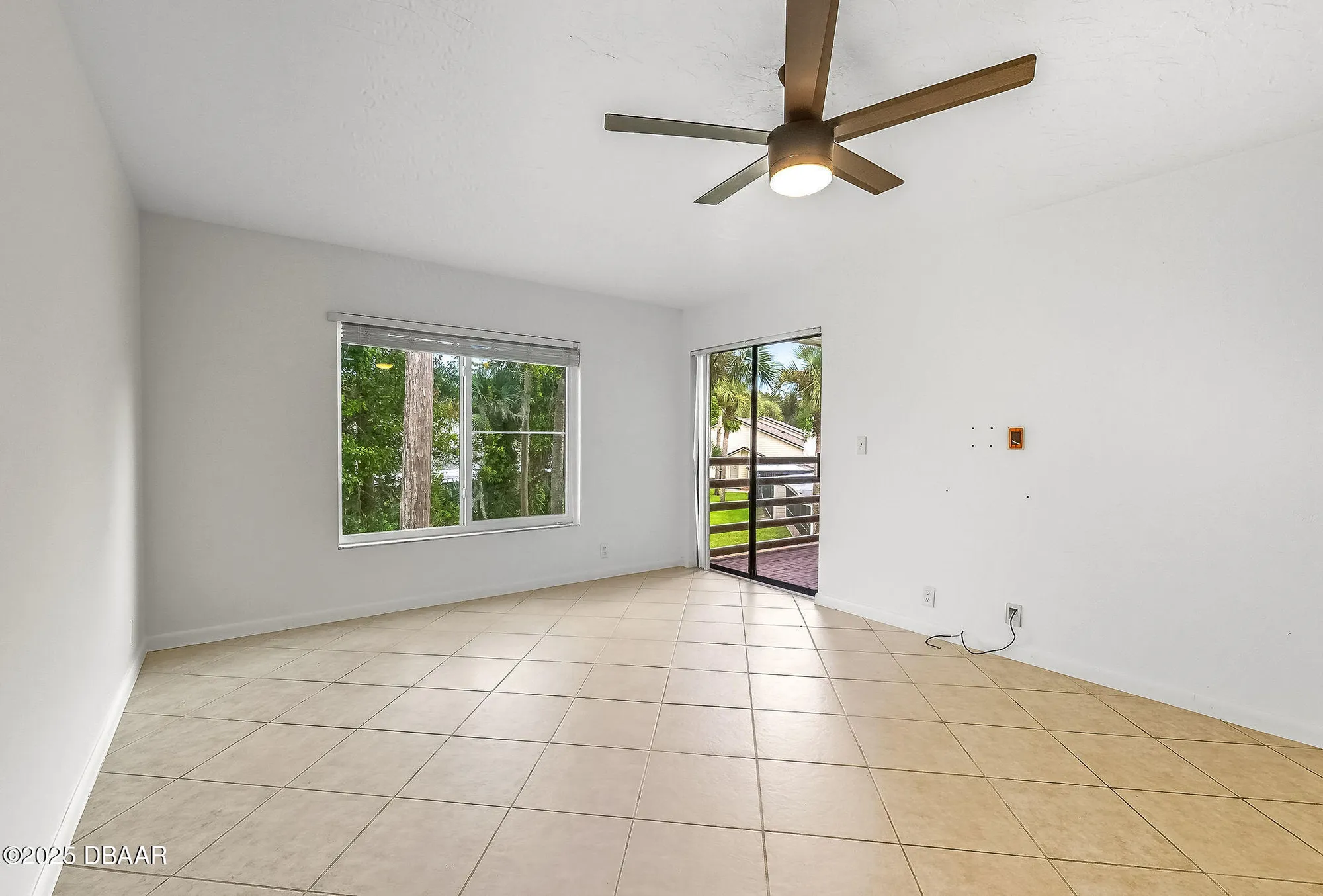 Property Slideshow image 8 of 24 | 102 bob white ct apt 9, Daytona Beach, FL, 32119