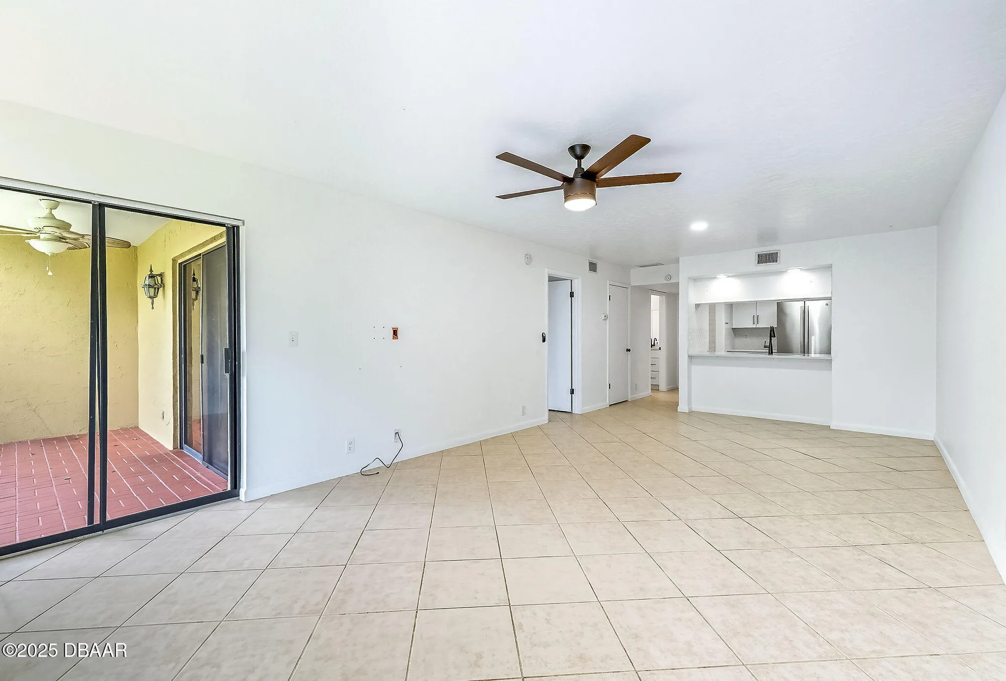 Property Slideshow image 9 of 24 | 102 bob white ct apt 9, Daytona Beach, FL, 32119