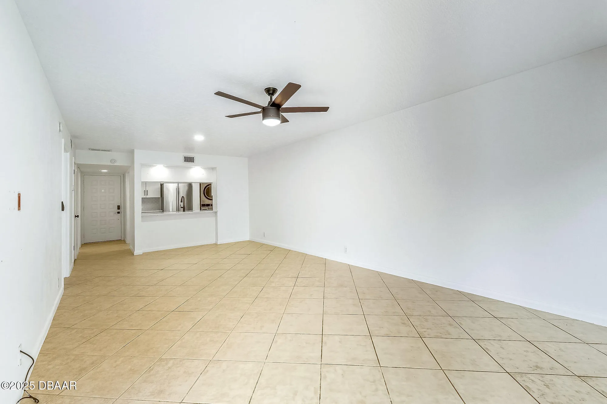 Property Slideshow image 10 of 24 | 102 bob white ct apt 9, Daytona Beach, FL, 32119