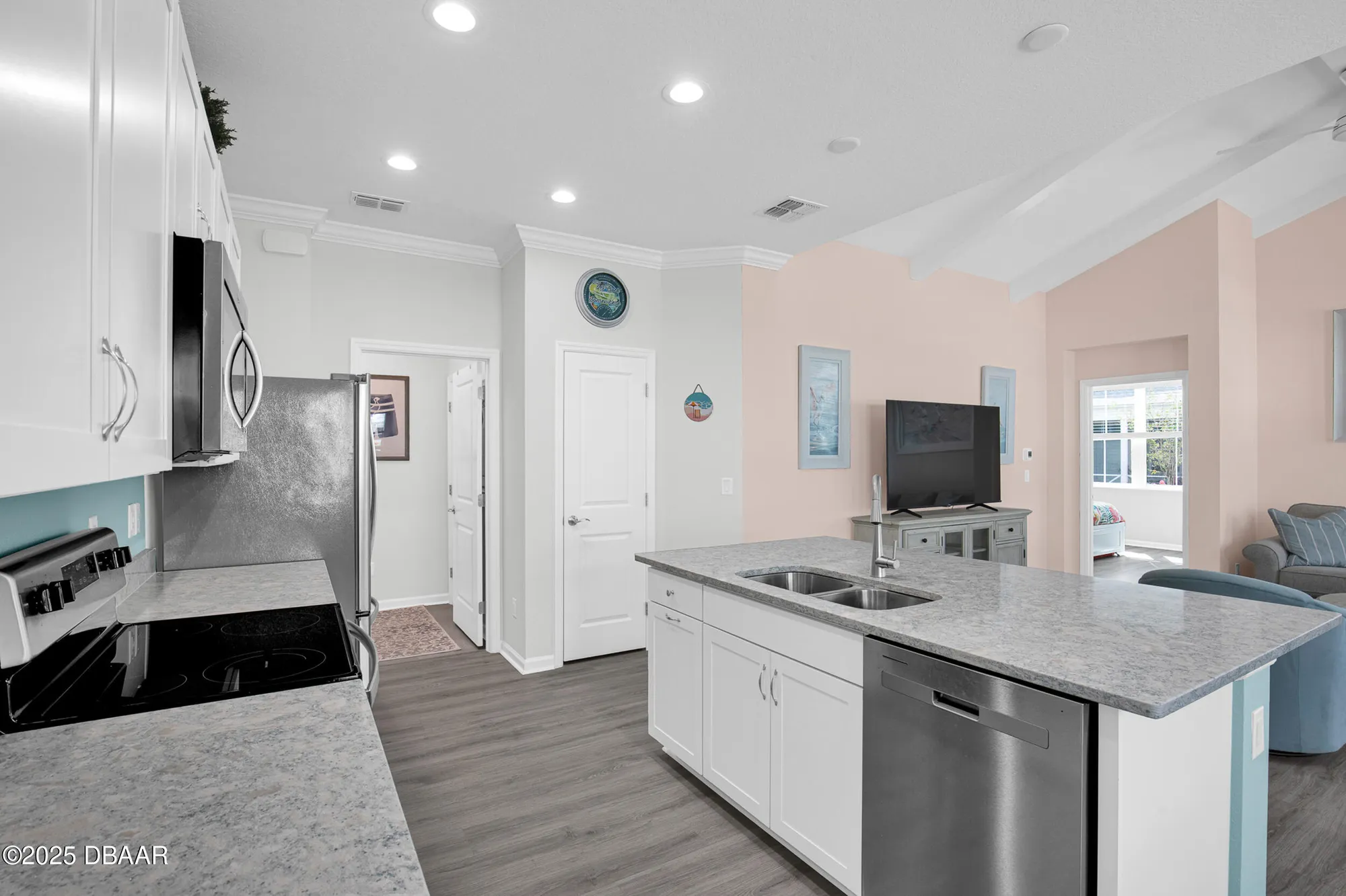 Property Slideshow image 11 of 86 | 290 pop top ln, Daytona Beach, FL, 32124