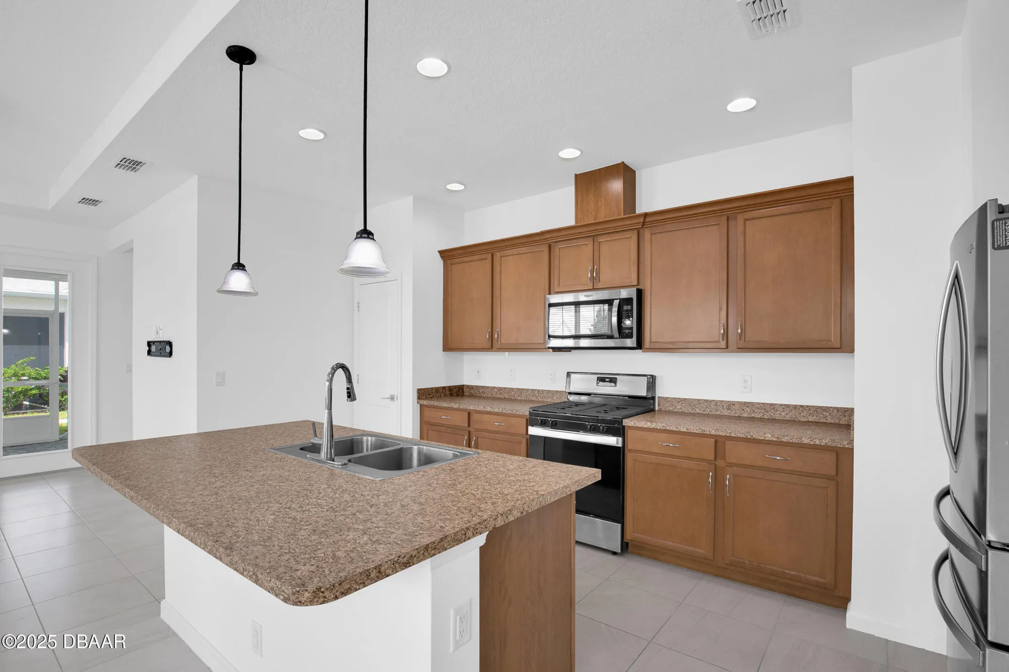 Property Slideshow image 10 of 68 | 512 landshark blvd, Daytona Beach, FL, 32124