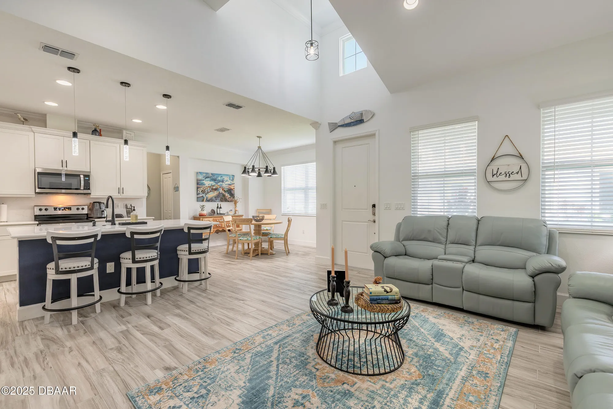 Property Slideshow image 8 of 33 | 356 parrot ln, Daytona Beach, FL, 32124