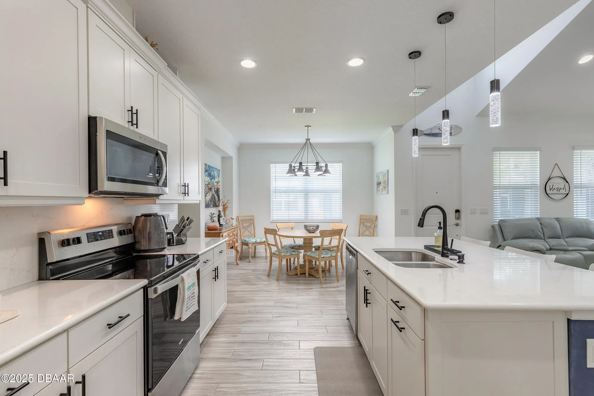 Property Slideshow image 4 of 33 | 356 parrot ln, Daytona Beach, FL, 32124