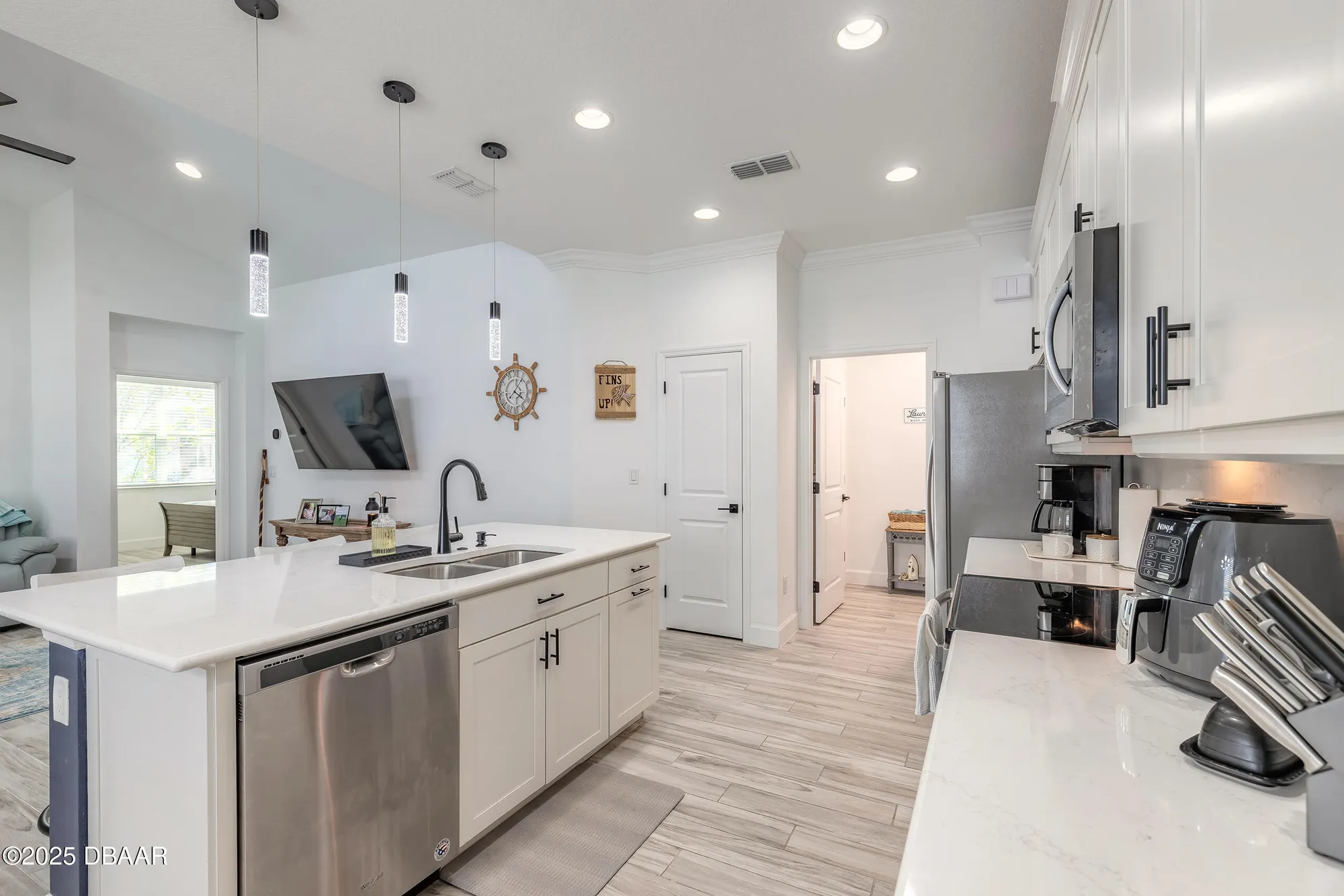 Property Slideshow image 5 of 33 | 356 parrot ln, Daytona Beach, FL, 32124