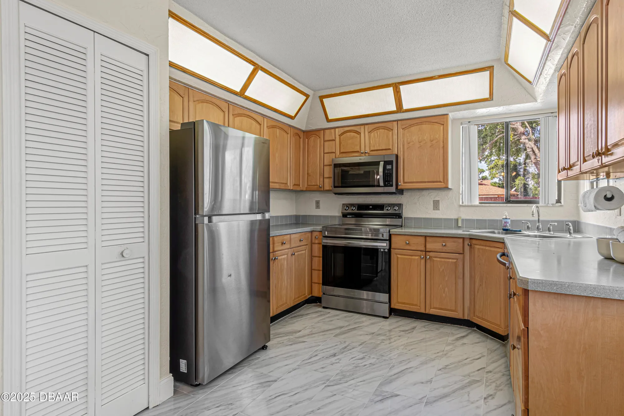 Property Slideshow image 5 of 30 | 124 loon ct, Daytona Beach, FL, 32119