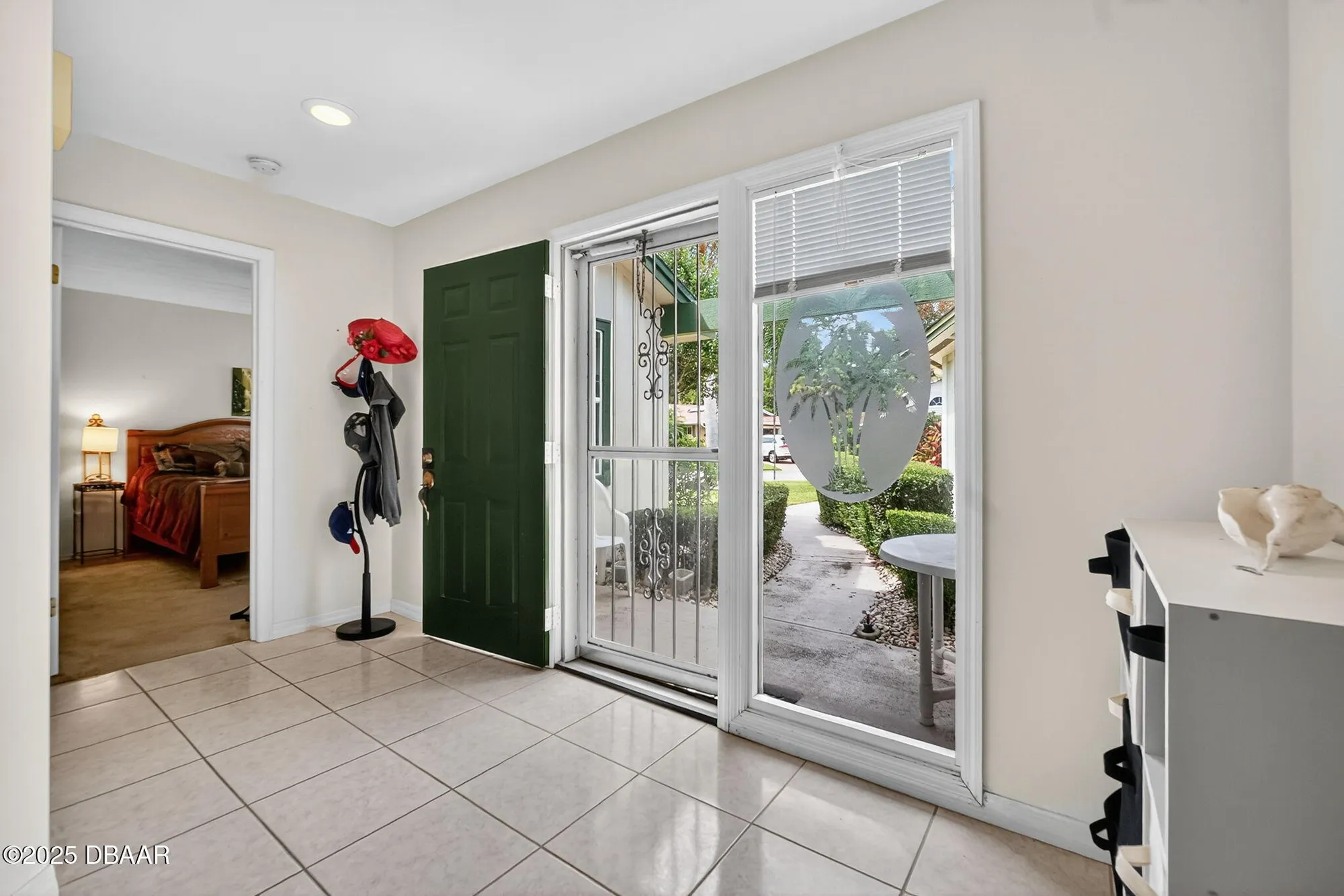 Property Slideshow image 2 of 47 | 48 treetop cir, Ormond Beach, FL, 32174