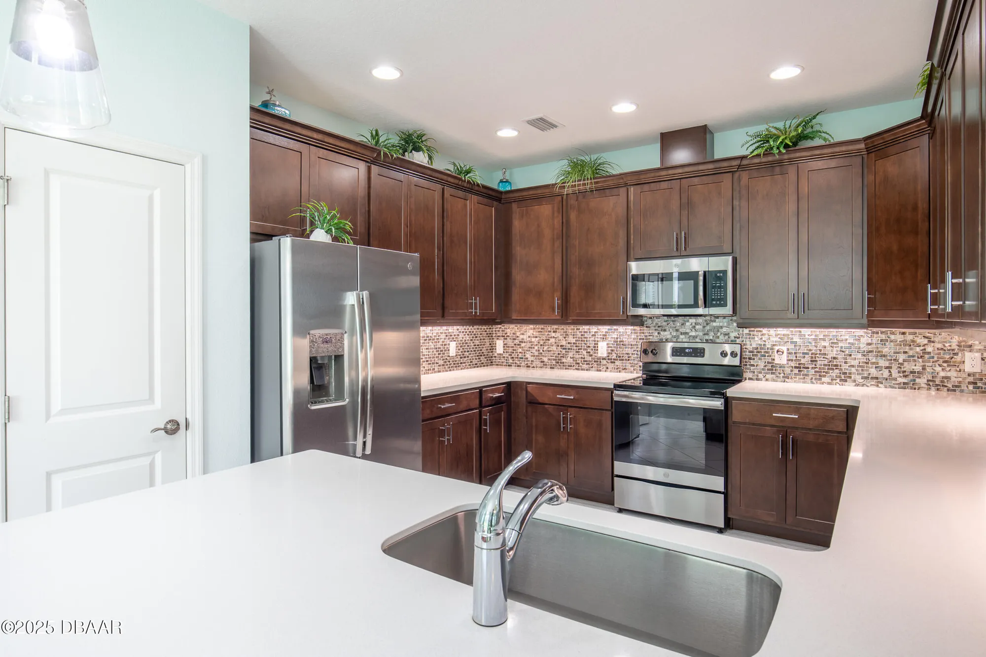 Property Slideshow image 13 of 88 | 221 island breeze ave, Daytona Beach, FL, 32124
