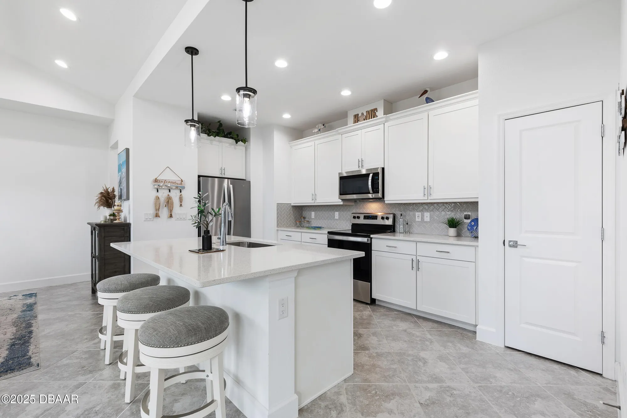 Property Slideshow image 14 of 98 | 208 ocean hammock loop, Daytona Beach, FL, 32124