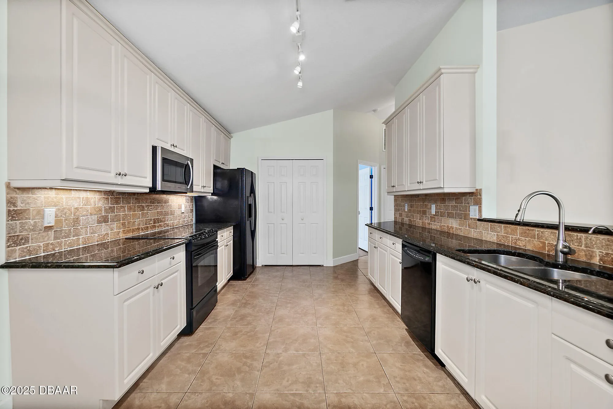 Property Slideshow image 9 of 36 | 1223 crown pointe ln, Ormond Beach, FL, 32174