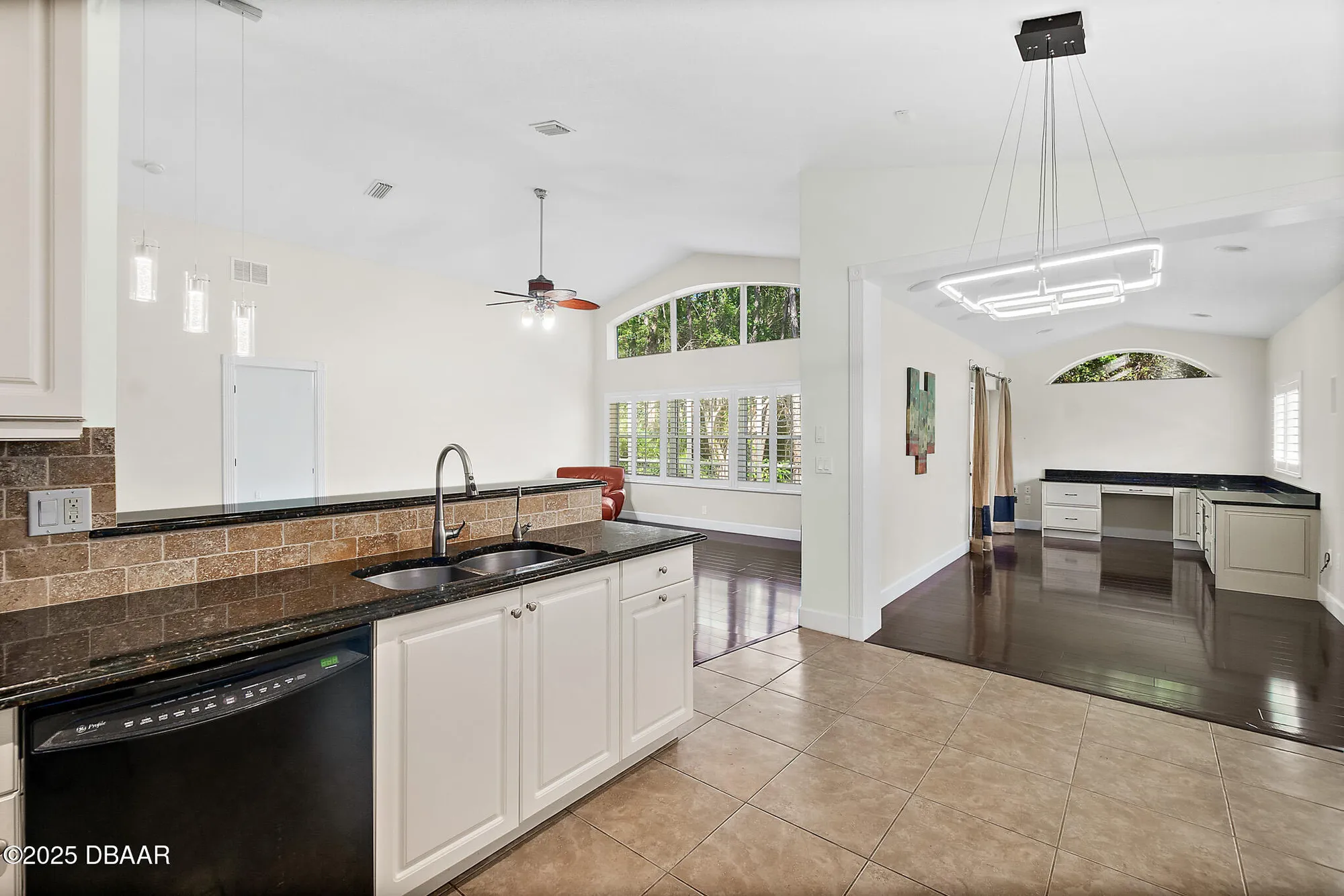 Property Slideshow image 10 of 36 | 1223 crown pointe ln, Ormond Beach, FL, 32174