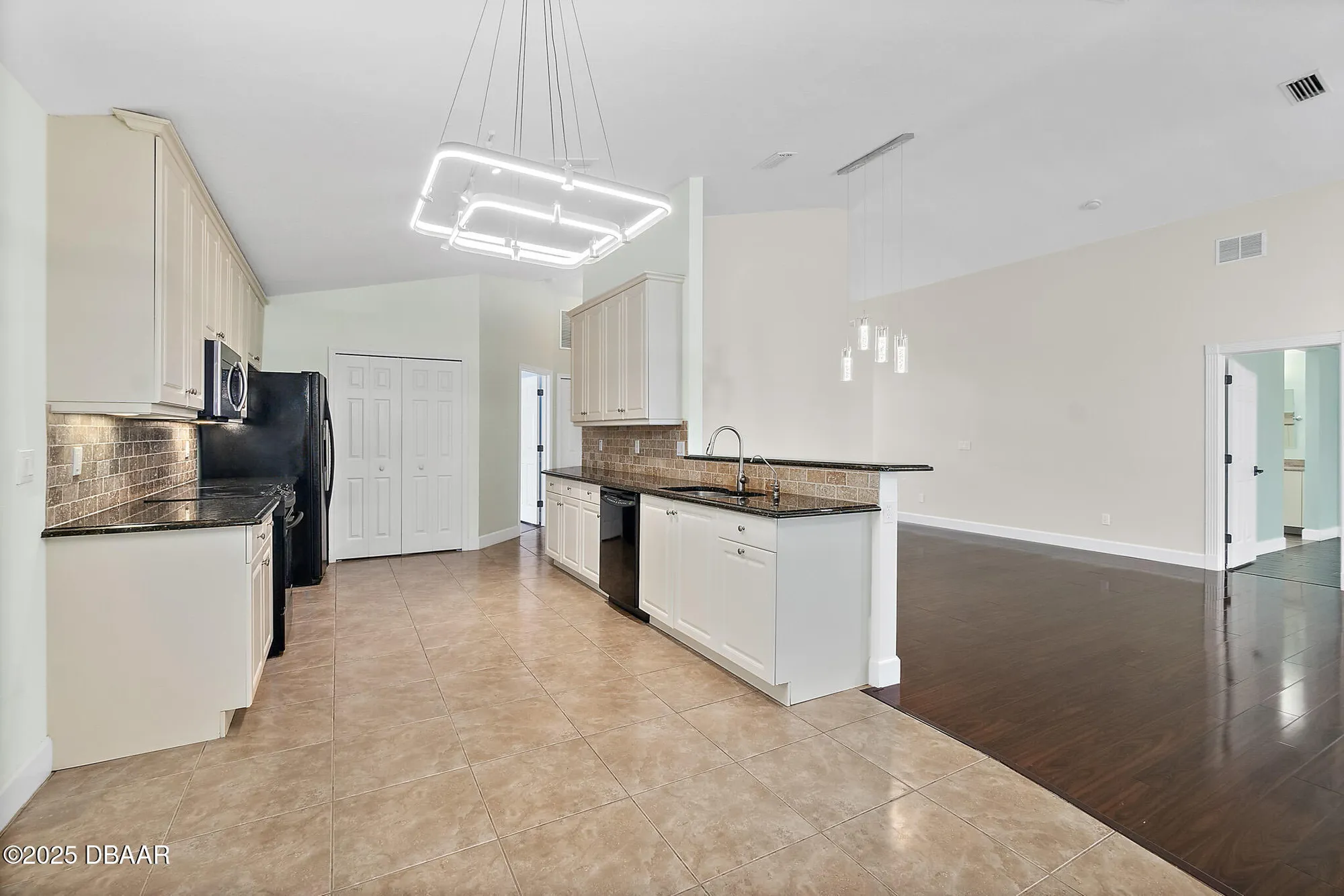 Property Slideshow image 7 of 36 | 1223 crown pointe ln, Ormond Beach, FL, 32174