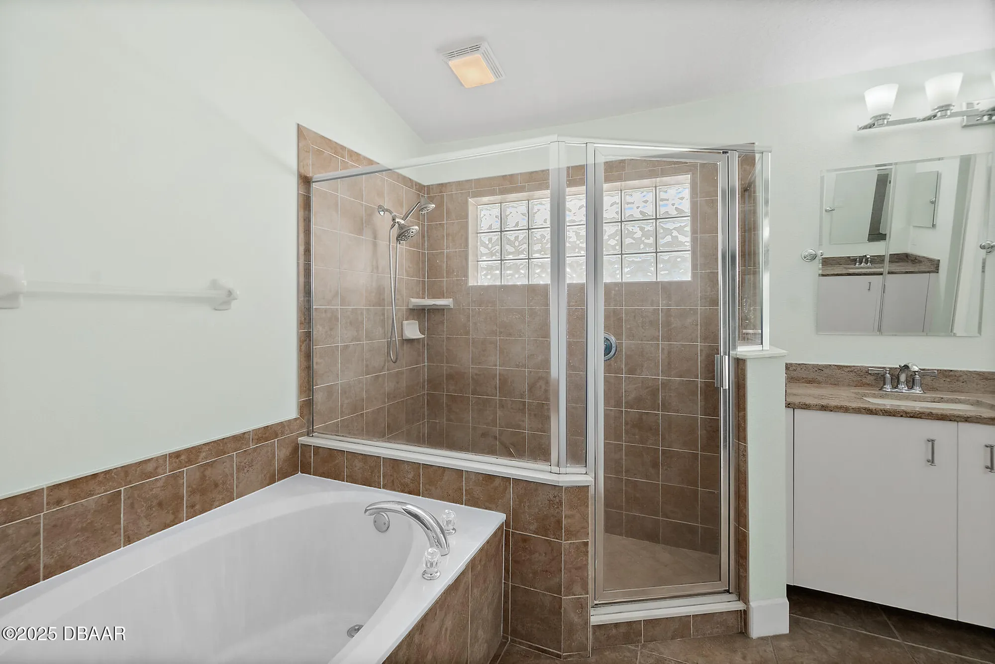 Property Slideshow image 14 of 36 | 1223 crown pointe ln, Ormond Beach, FL, 32174