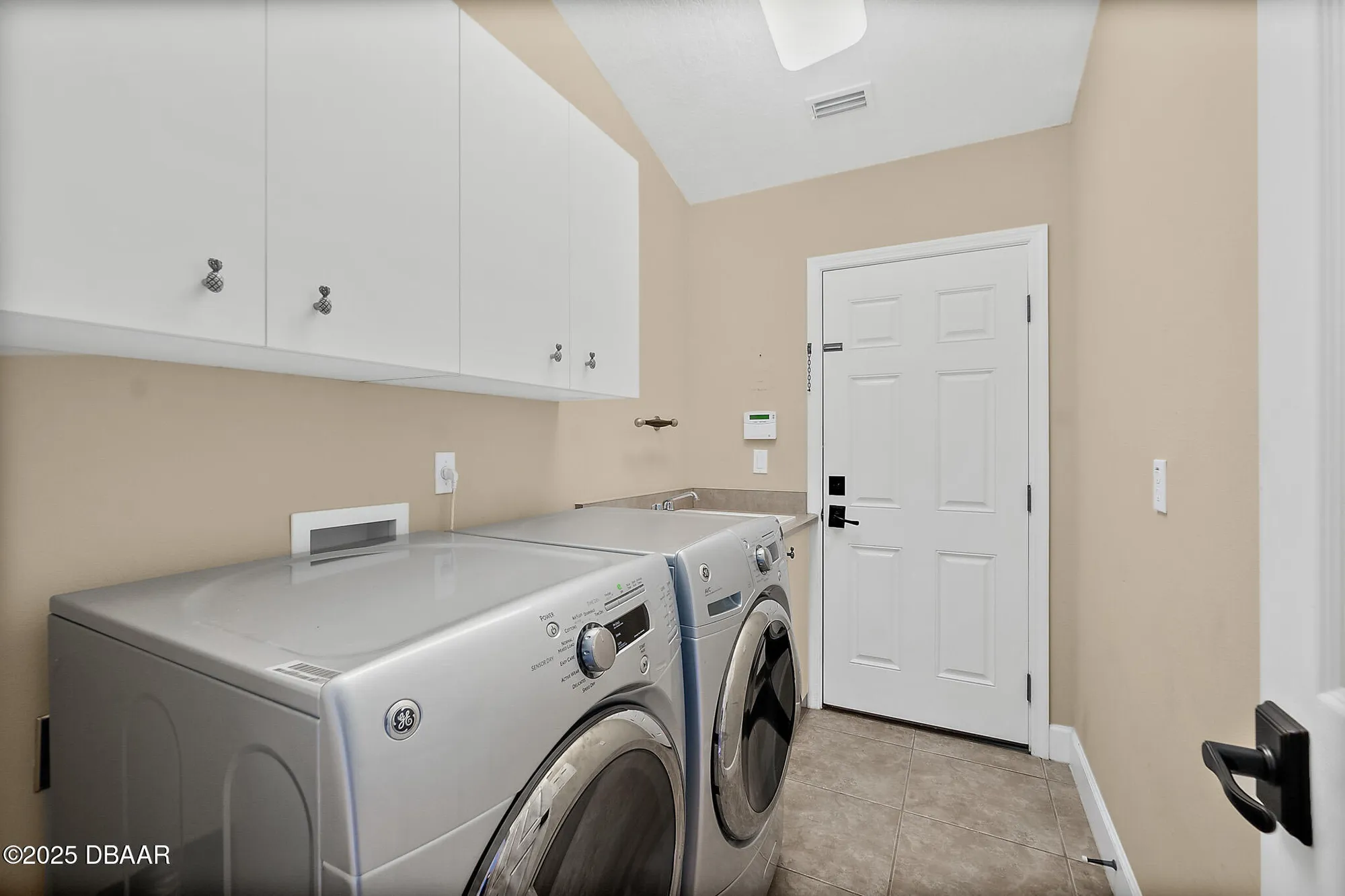 Property Slideshow image 22 of 36 | 1223 crown pointe ln, Ormond Beach, FL, 32174