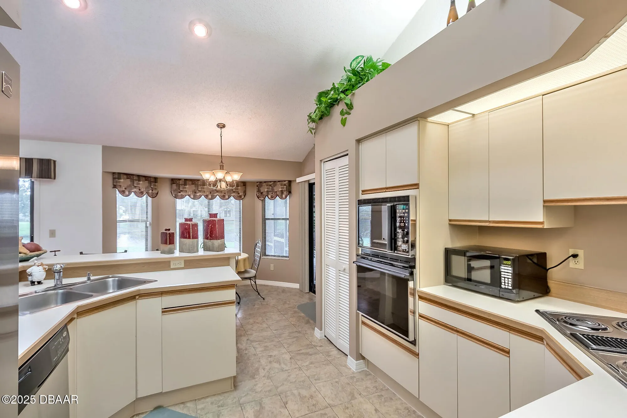 Property Slideshow image 6 of 50 | 157 woodcock ct, Daytona Beach, FL, 32119