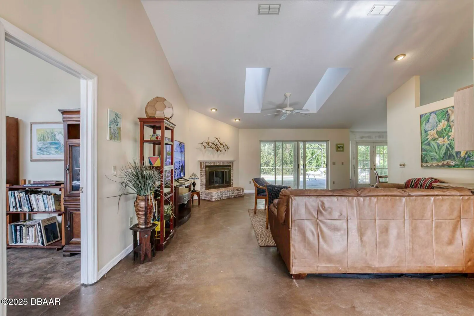 Property Slideshow image 13 of 86 | 105 marbled godwit ct, Daytona Beach, FL, 32119