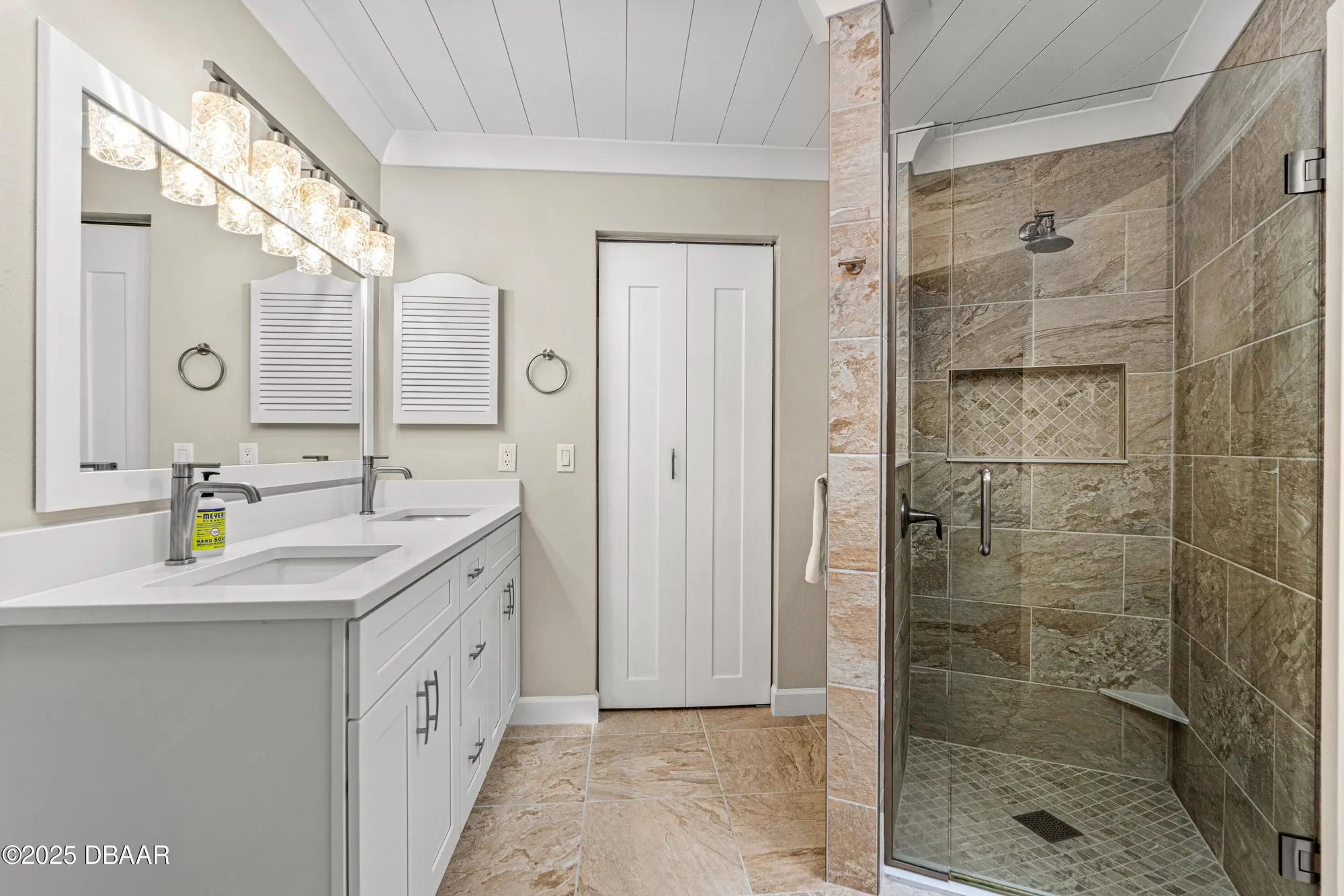 Property Slideshow image 28 of 57 | 224 bob white ct 2240, Daytona Beach, FL, 32119