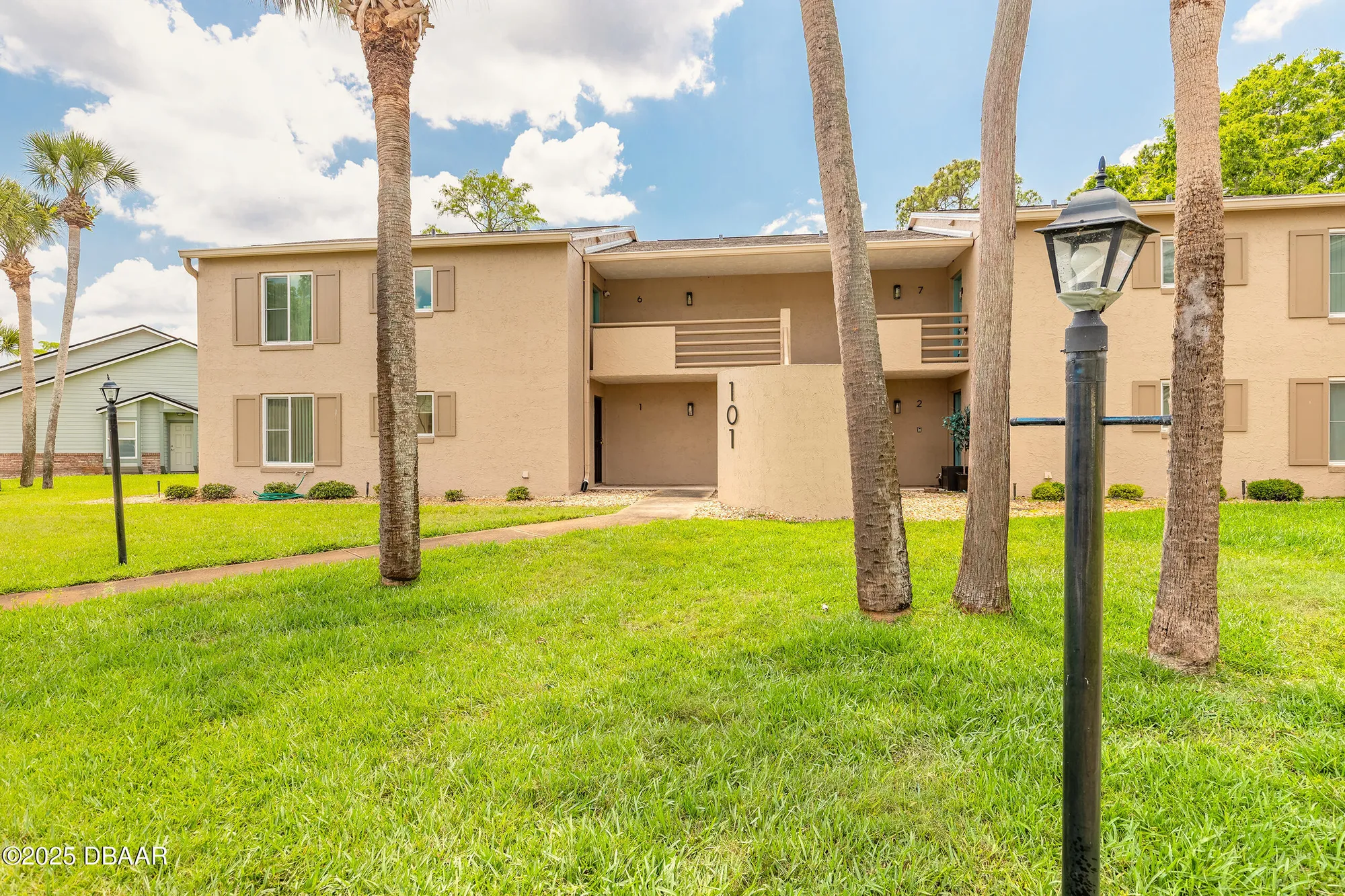 Property Slideshow image 1 of 46 | 101 bob white ct apt 1, Daytona Beach, FL, 32119