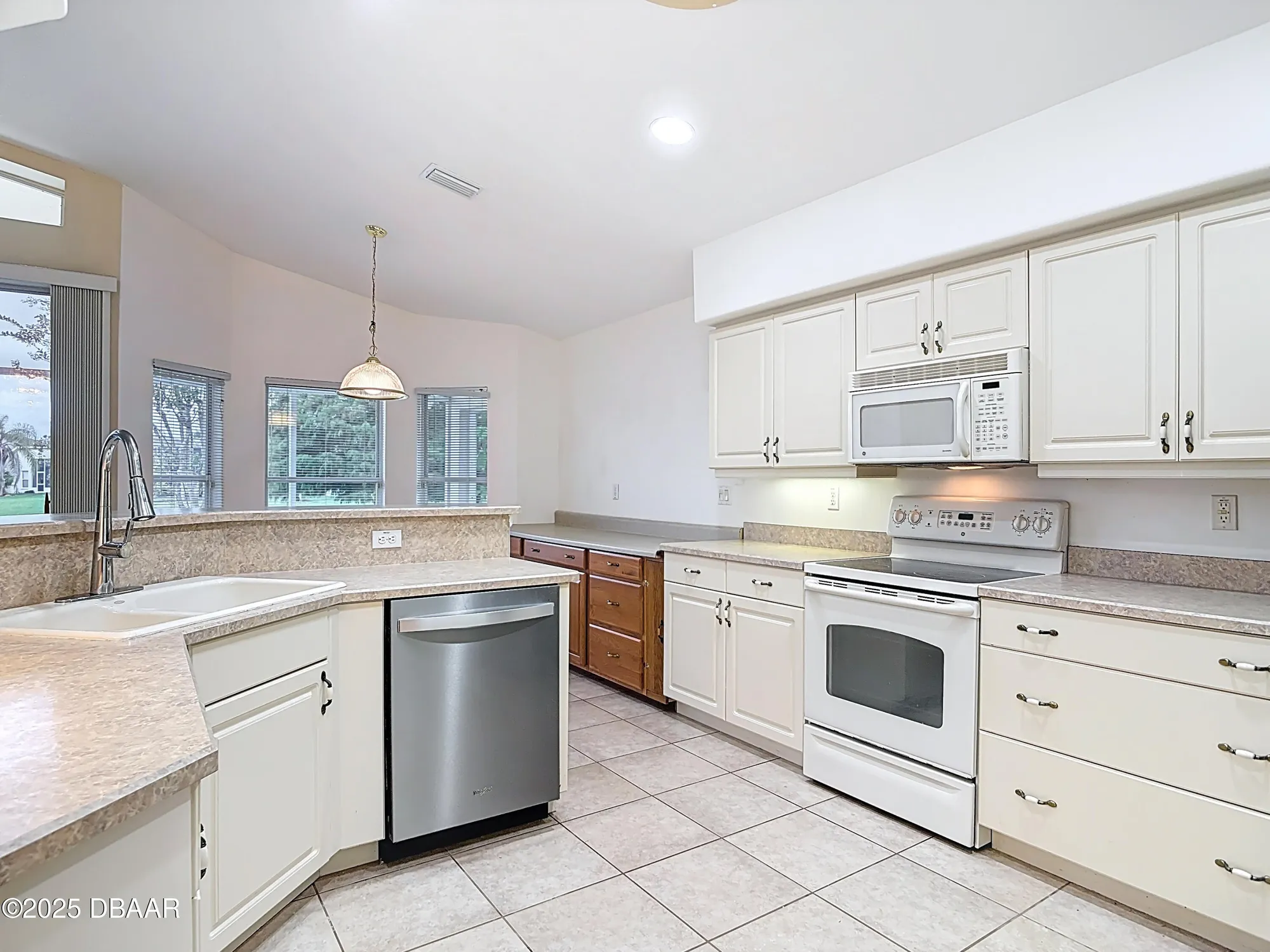 Property Slideshow image 16 of 72 | 5408 daylilly st, Port Orange, FL, 32128