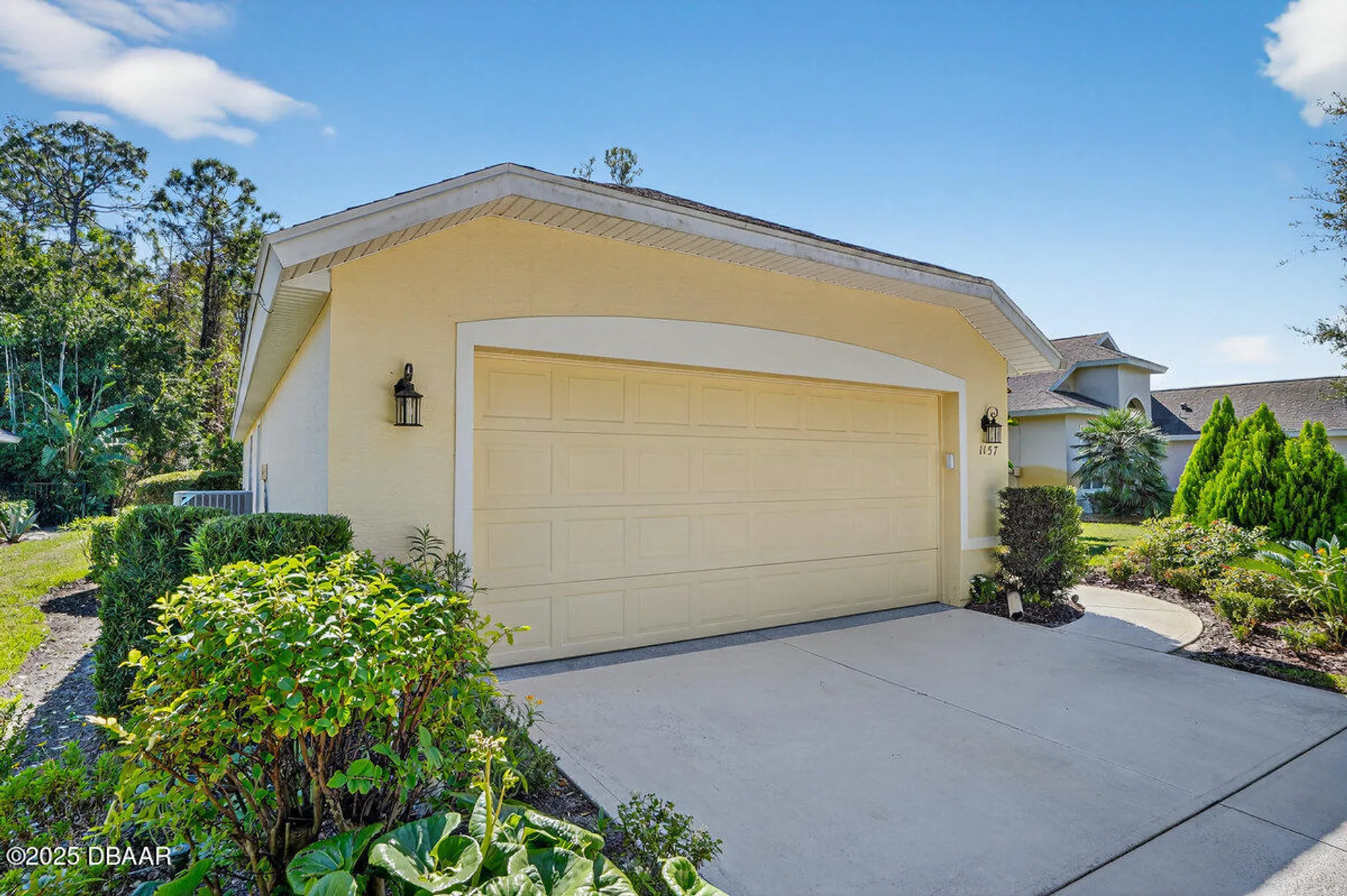 Property Slideshow image 3 of 57 | 1157 kilkenny ln, Ormond Beach, FL, 32174