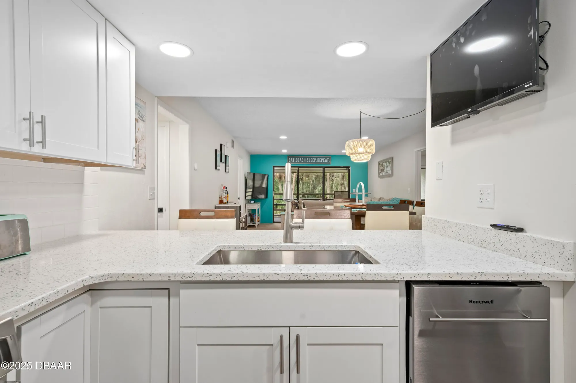 Property Slideshow image 6 of 48 | 348 bob white ct apt 9, Daytona Beach, FL, 32119