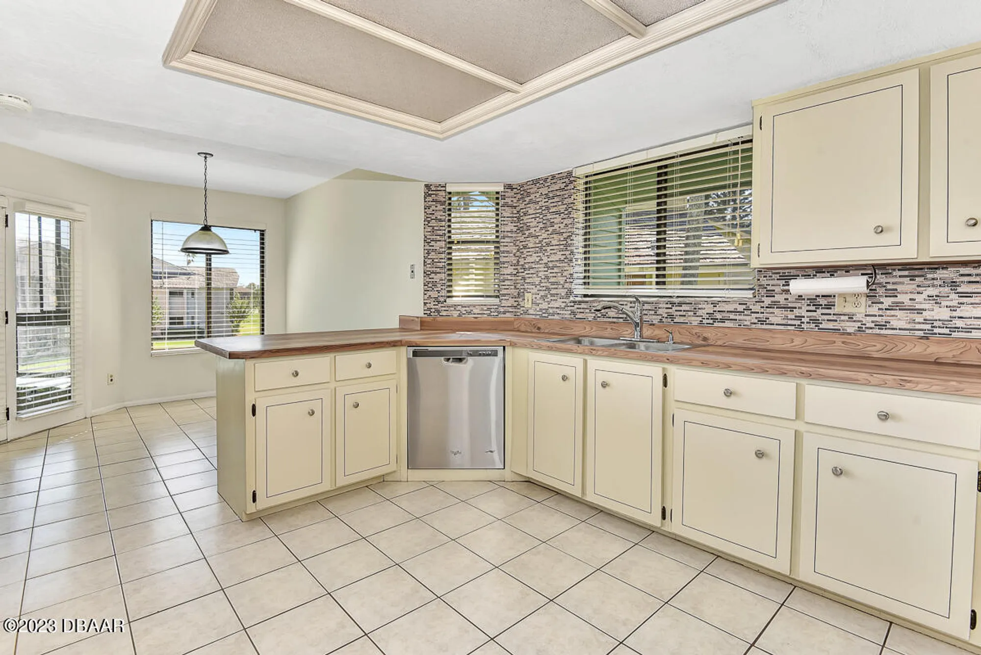 Property Slideshow image 8 of 50 | 114 blue heron dr d, Daytona Beach, FL, 32119