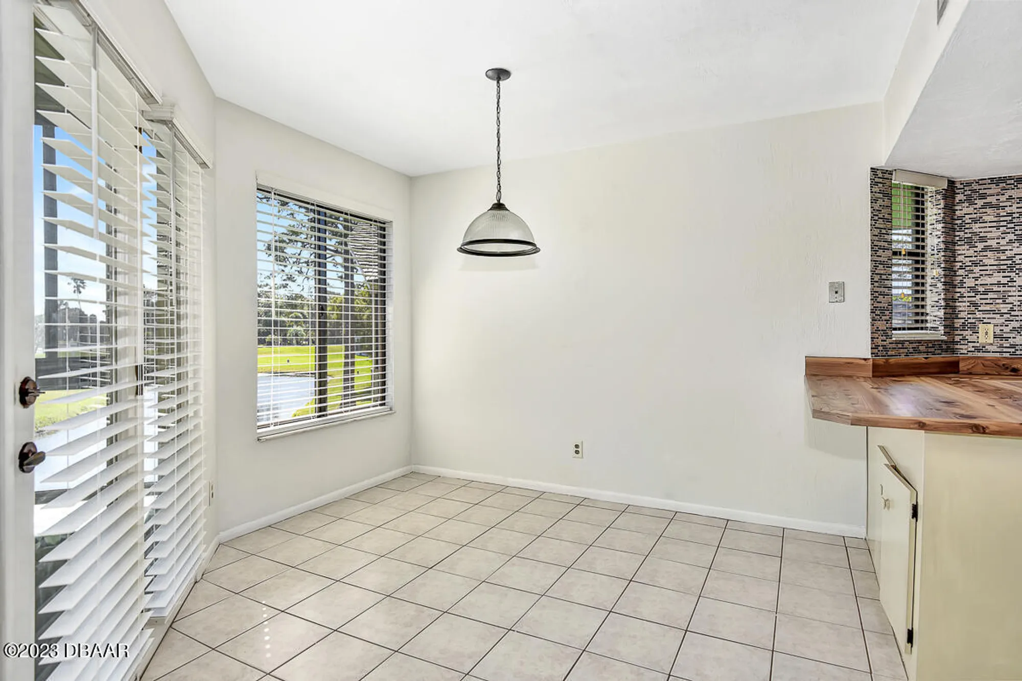 Property Slideshow image 12 of 50 | 114 blue heron dr d, Daytona Beach, FL, 32119