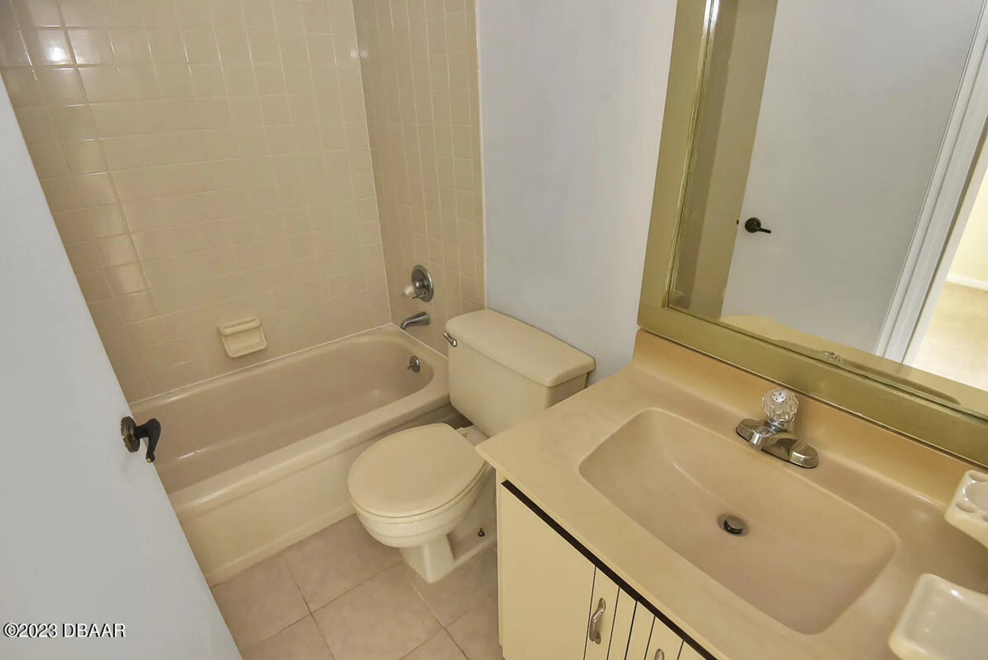 Property Slideshow image 23 of 50 | 114 blue heron dr d, Daytona Beach, FL, 32119