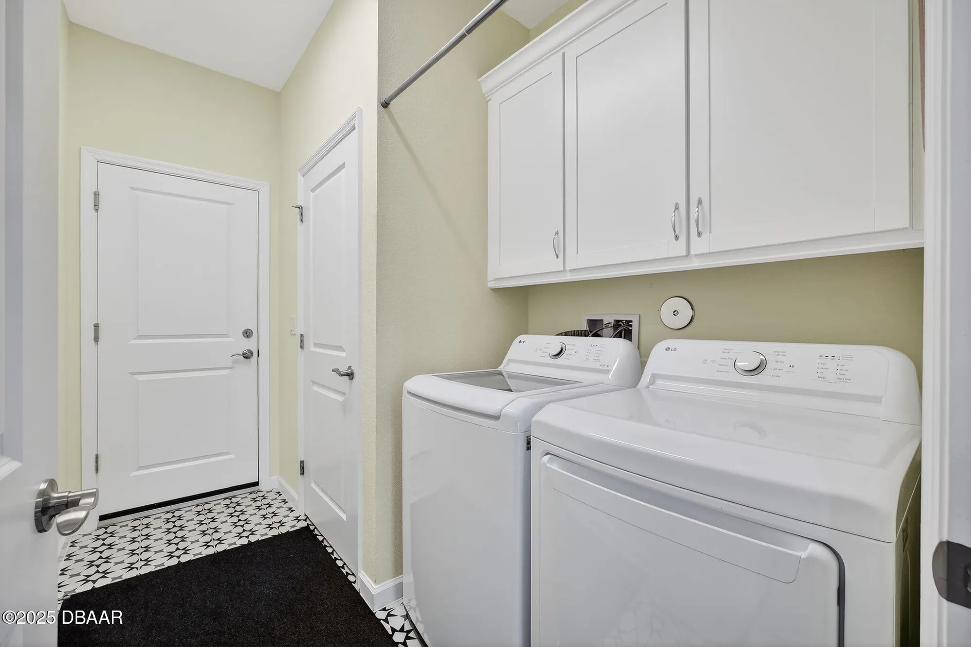 Property Slideshow image 17 of 35 | 272 pop top ln, Daytona Beach, FL, 32124
