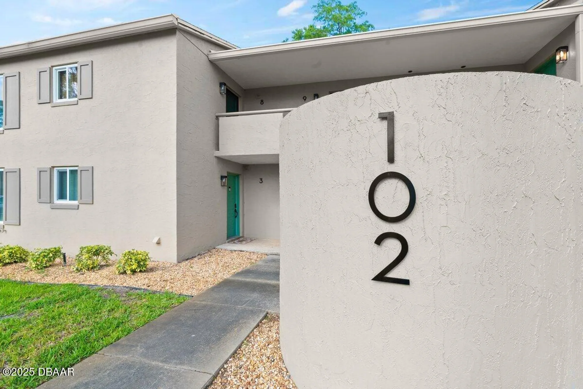 Property Slideshow image 1 of 28 | 102 bob white ct c, Daytona Beach, FL, 32119