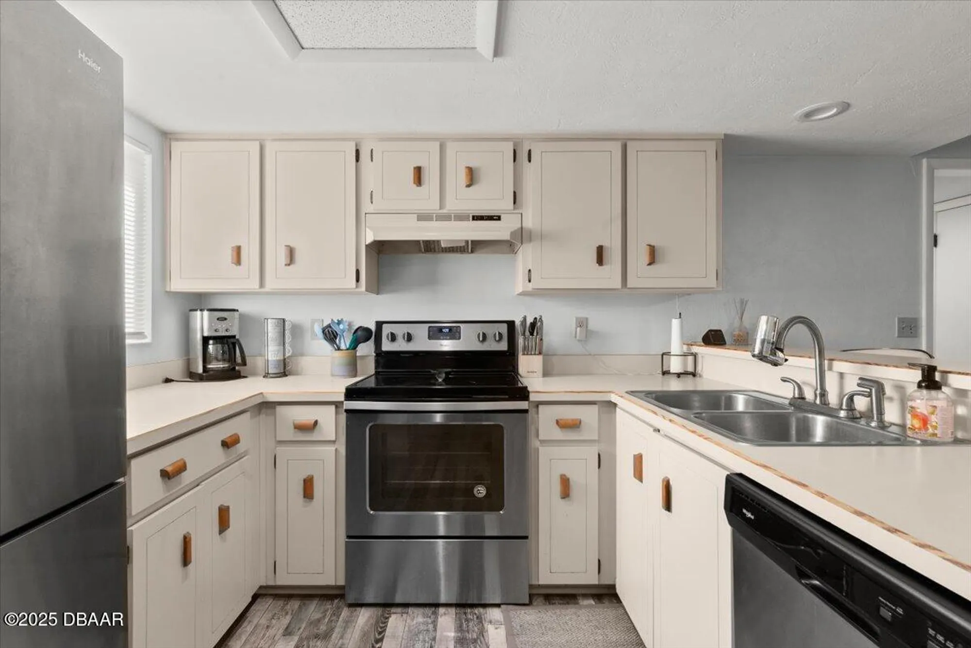 Property Slideshow image 6 of 28 | 102 bob white ct c, Daytona Beach, FL, 32119