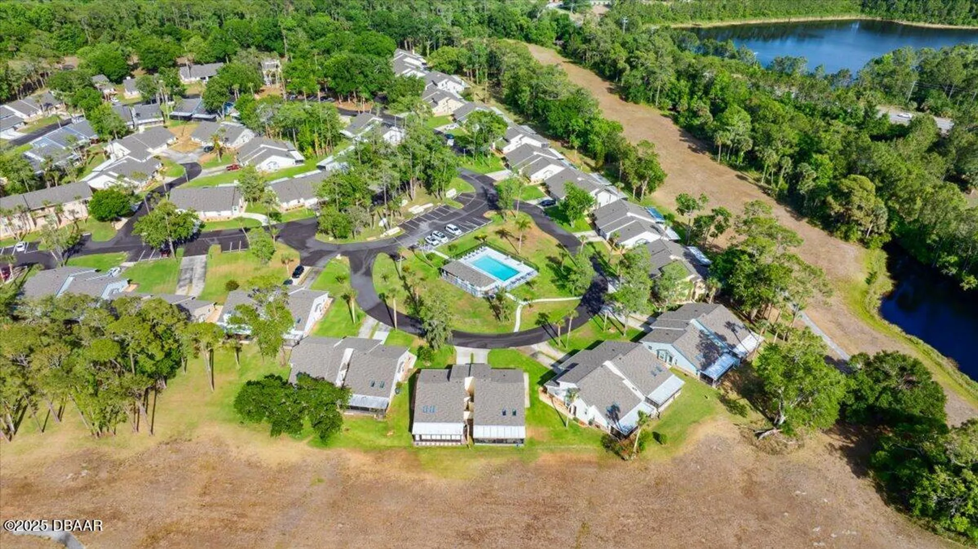 Property Slideshow image 4 of 28 | 102 bob white ct c, Daytona Beach, FL, 32119